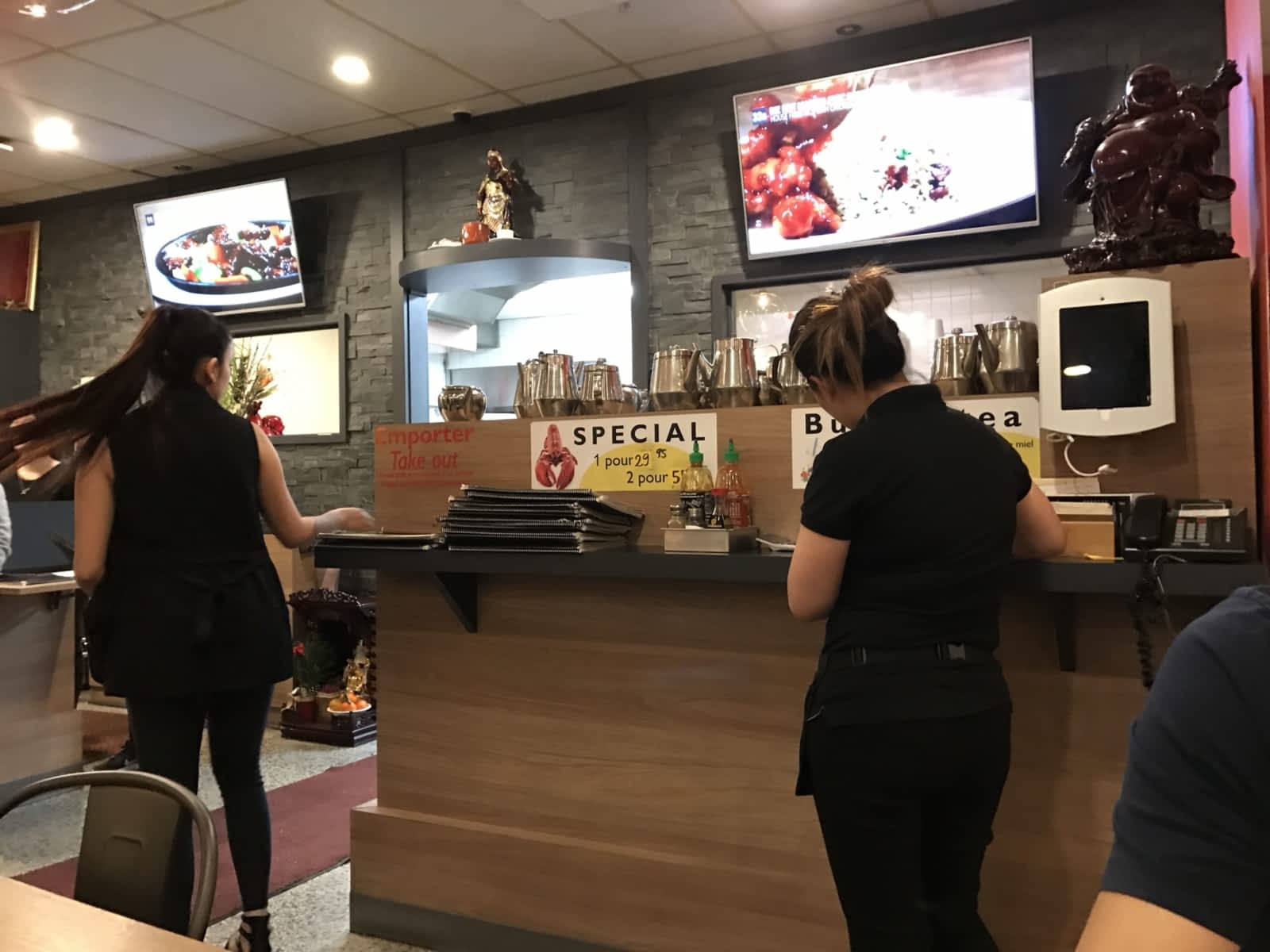 Restaurant Wing Phat Horaire d'ouverture 4201, rue Jarry E, Saint