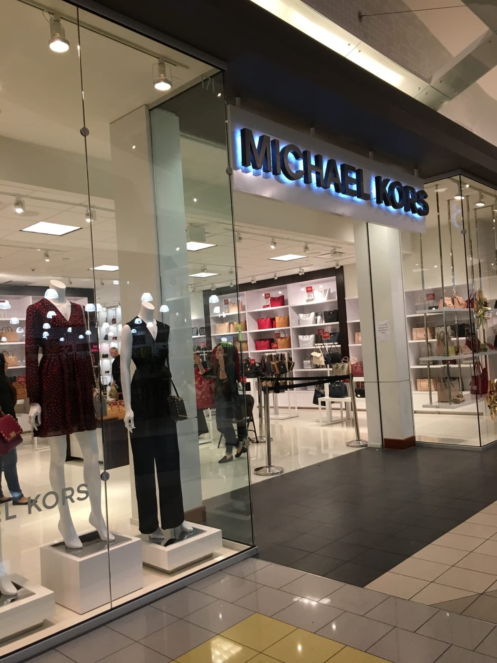 michael kors outlet vaughan mills review
