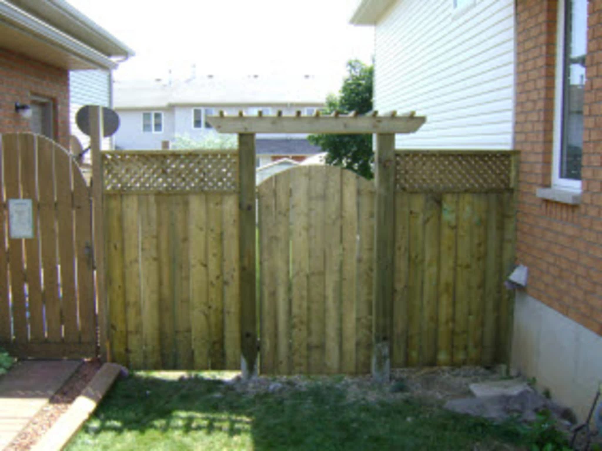 photo Crispline Fence Systems