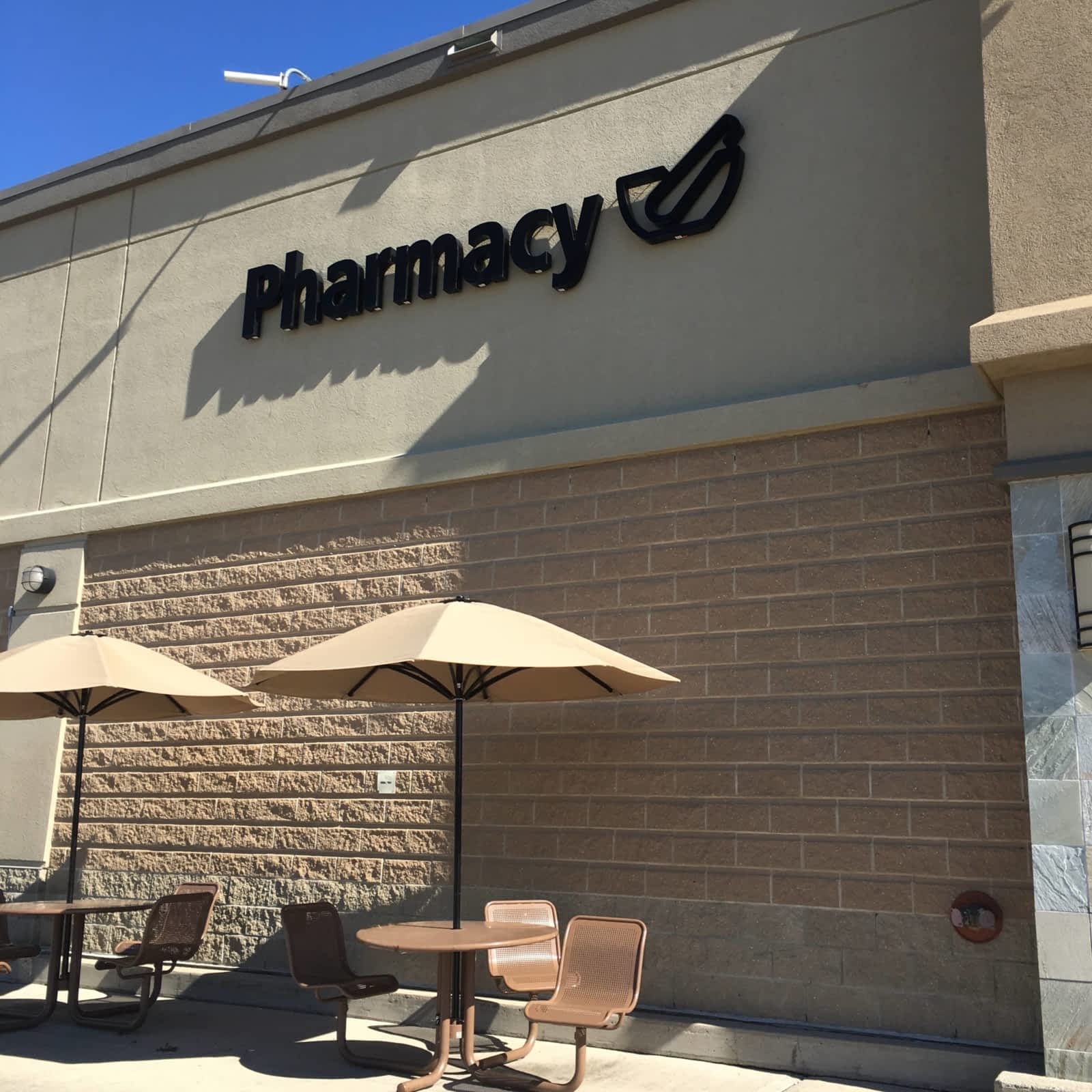 Safeway Pharmacy Opening Hours 1625 Kenaston Blvd, Winnipeg, MB