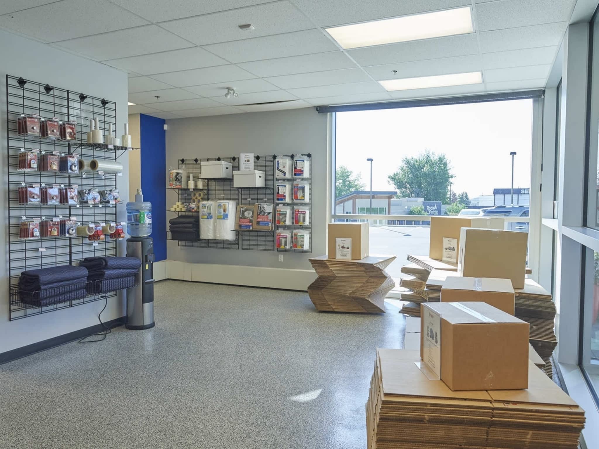 photo Sentinel Storage - Calgary Bowness