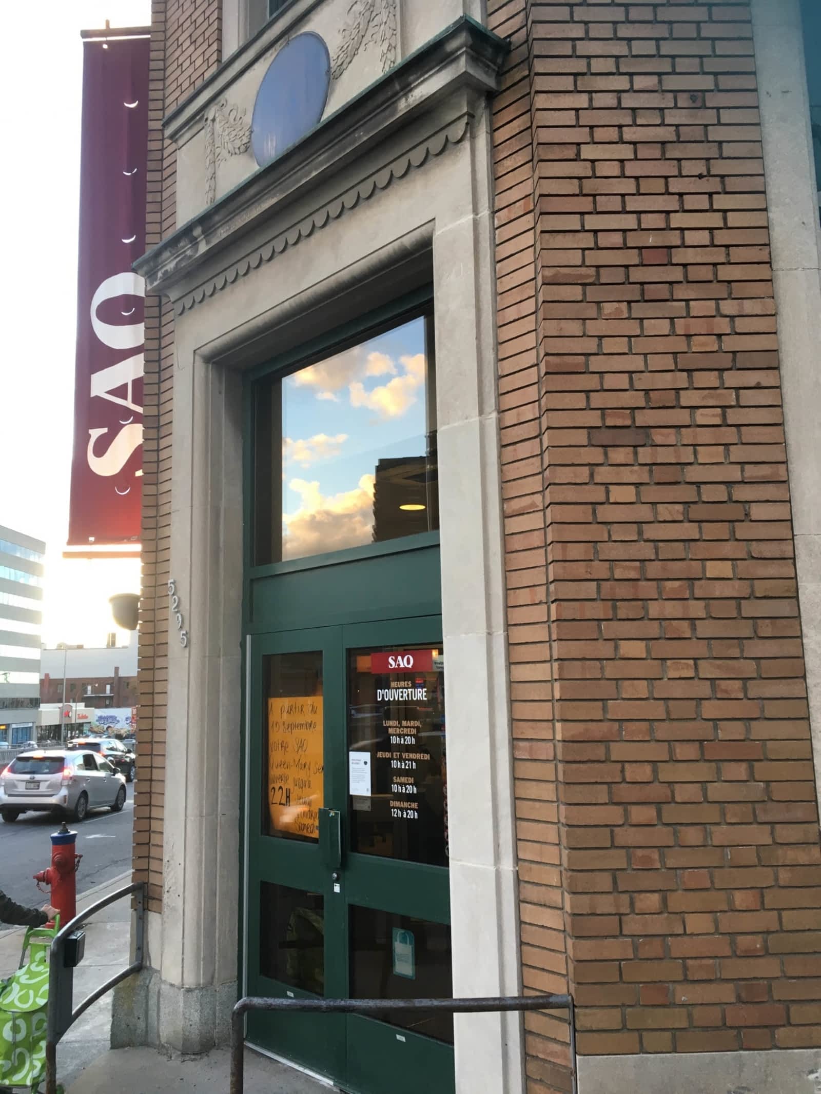 SAQ Classique Opening Hours 5295, ch QueenMary, Montréal, QC