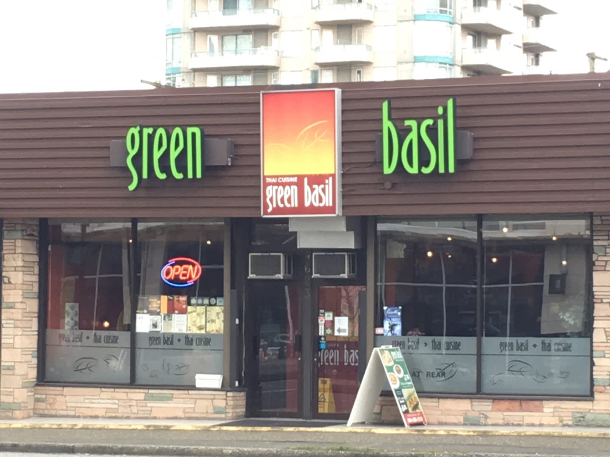 photo Green Basil Thai Restaurant
