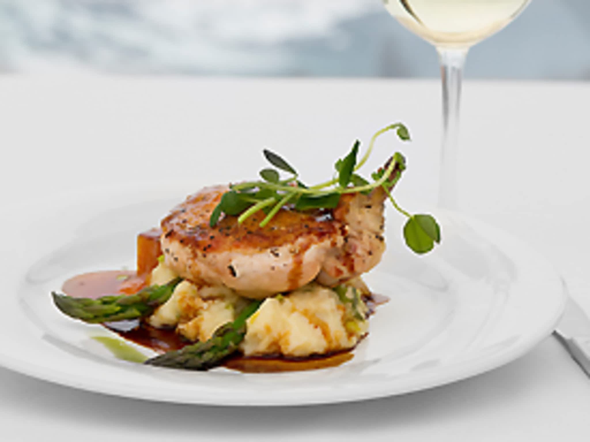 photo Rainbow Room - Fallsview Restaurant