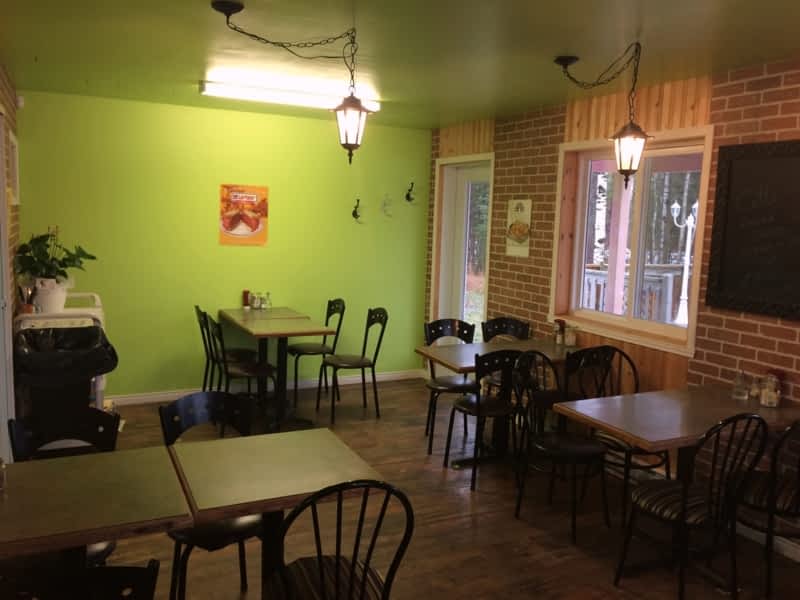 Casse-Croute Chez Jojo - Menu, Hours & Prices - 2143 ch Tour Casse-Croute Chez Jojo - Menu, Hours & Prices - 2143 ch Tour