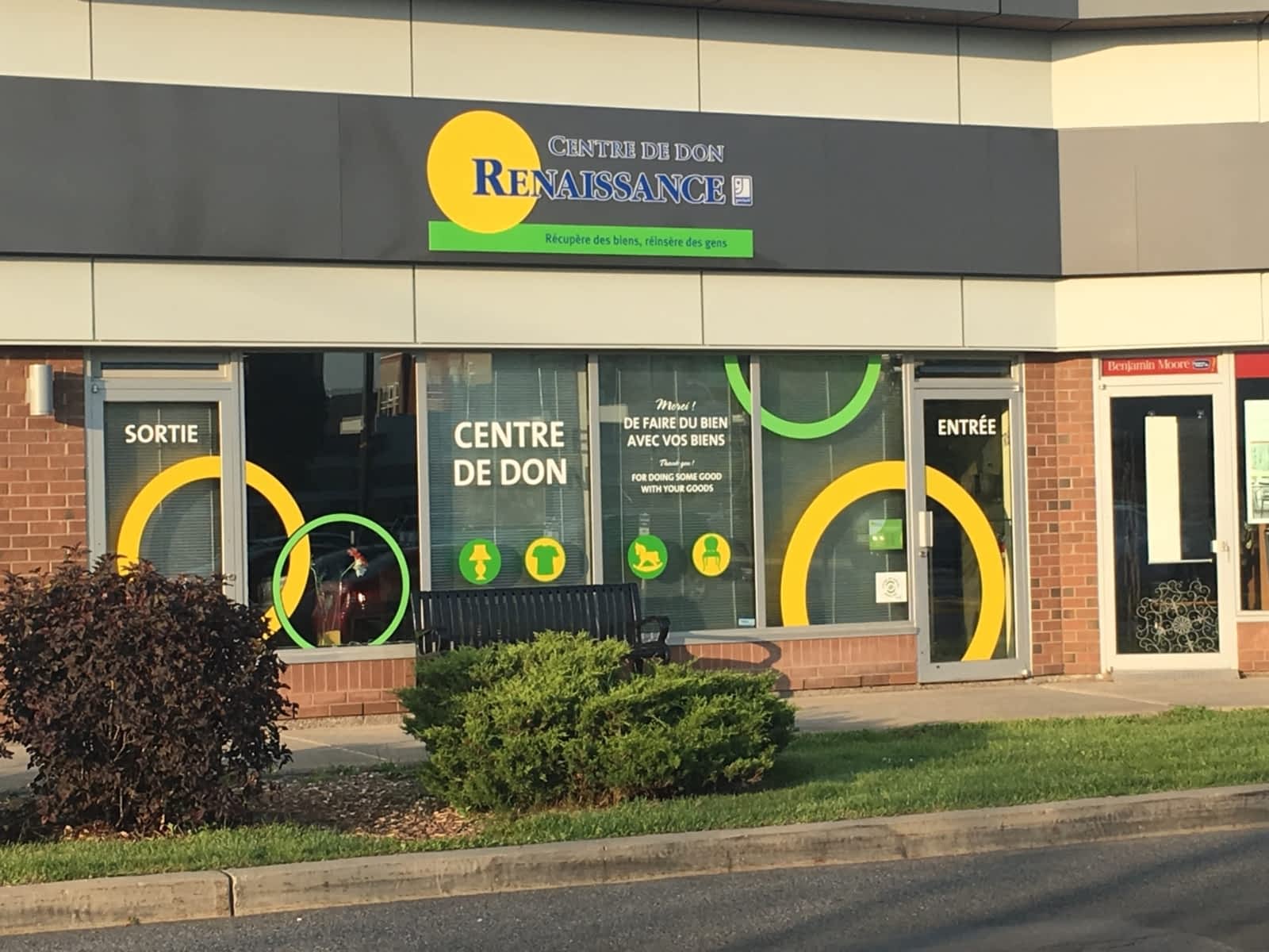 Friperie Renaissance 6250, boul Cousineau, SaintHubert, QC