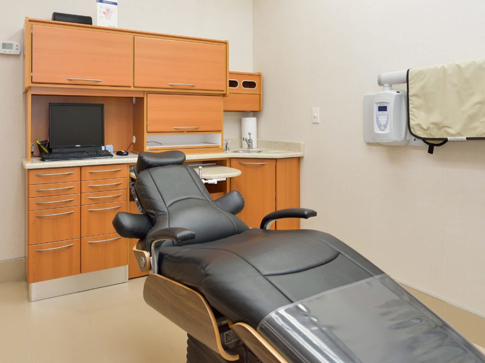 photo Dentistry On Wellington