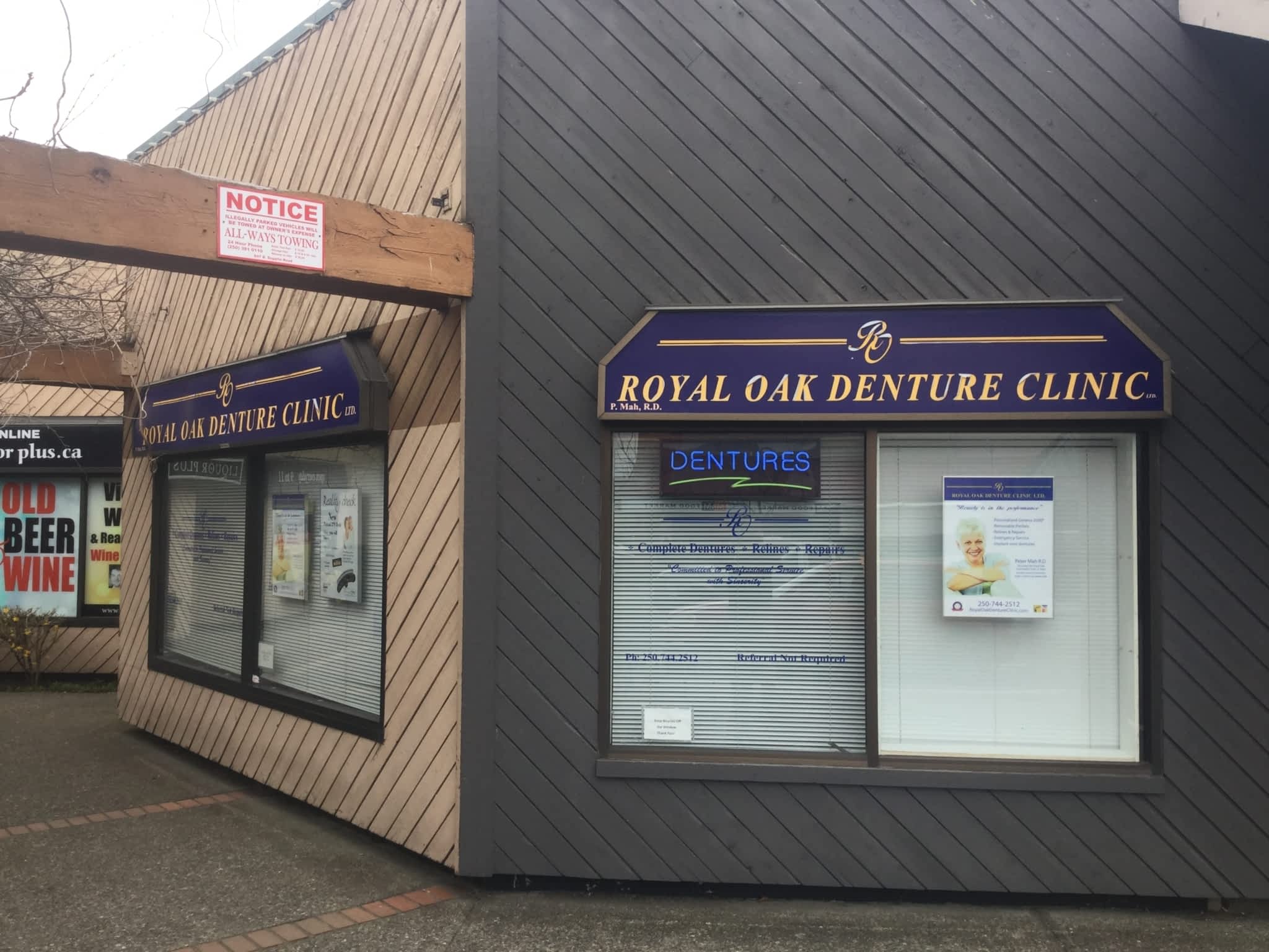 photo Royal Oak Denture Clinic Ltd