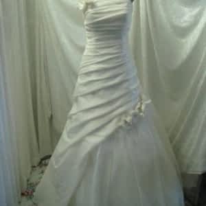 Clothing Alterations In Riverbend Calgary Ab Yellowpages Ca