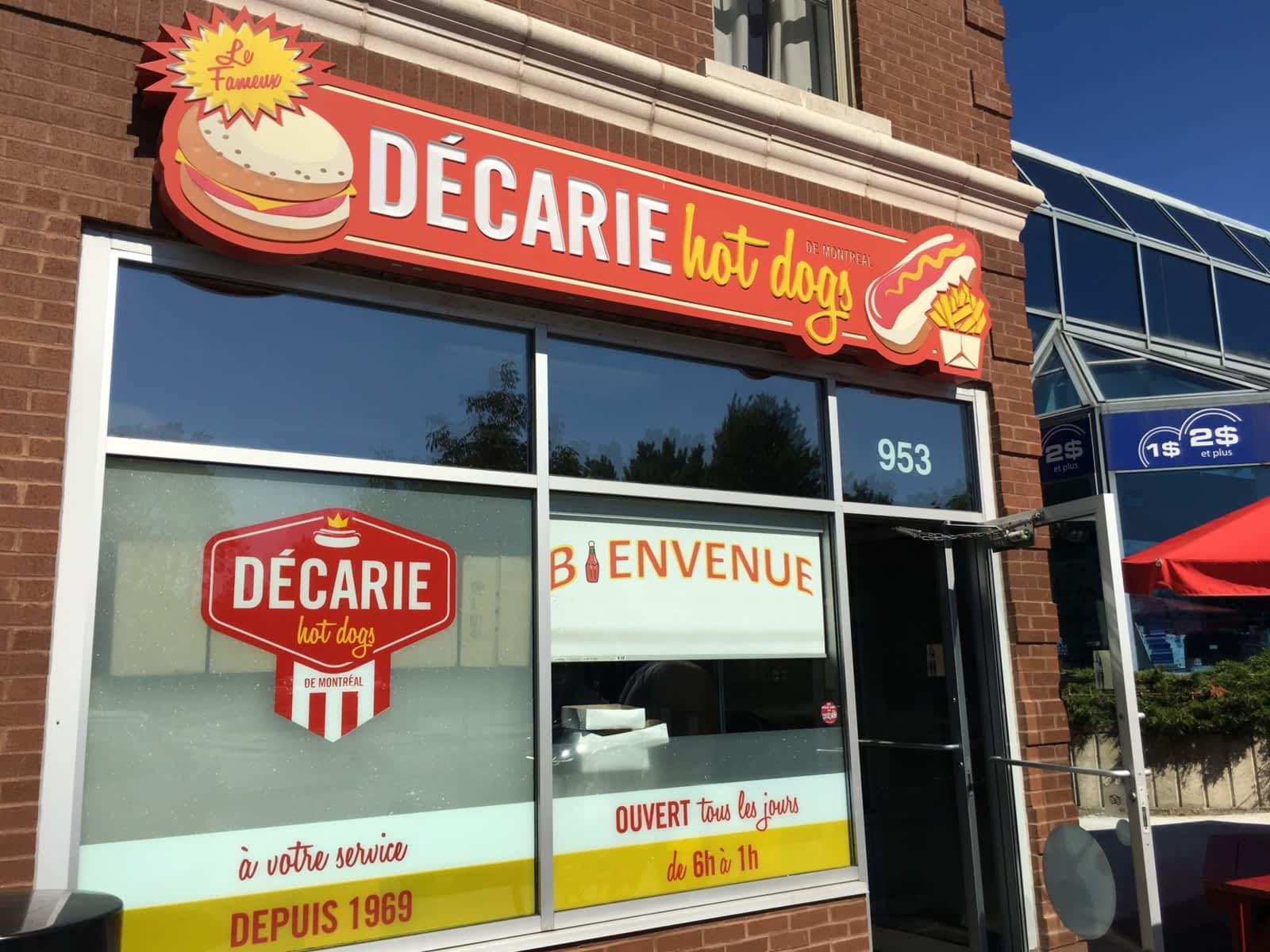Décarie Hotdog Opening Hours 953, boul Décarie, SaintLaurent, QC