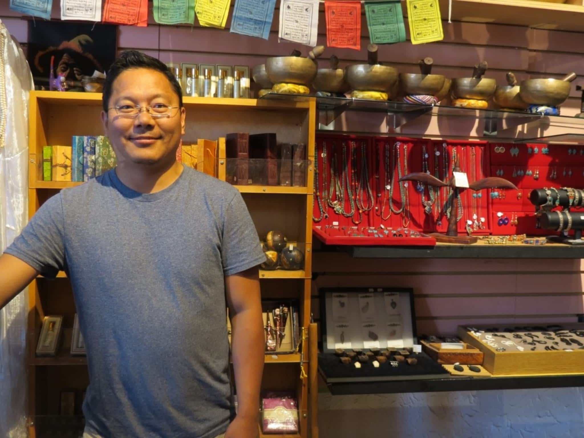 photo Tibetan Village Store