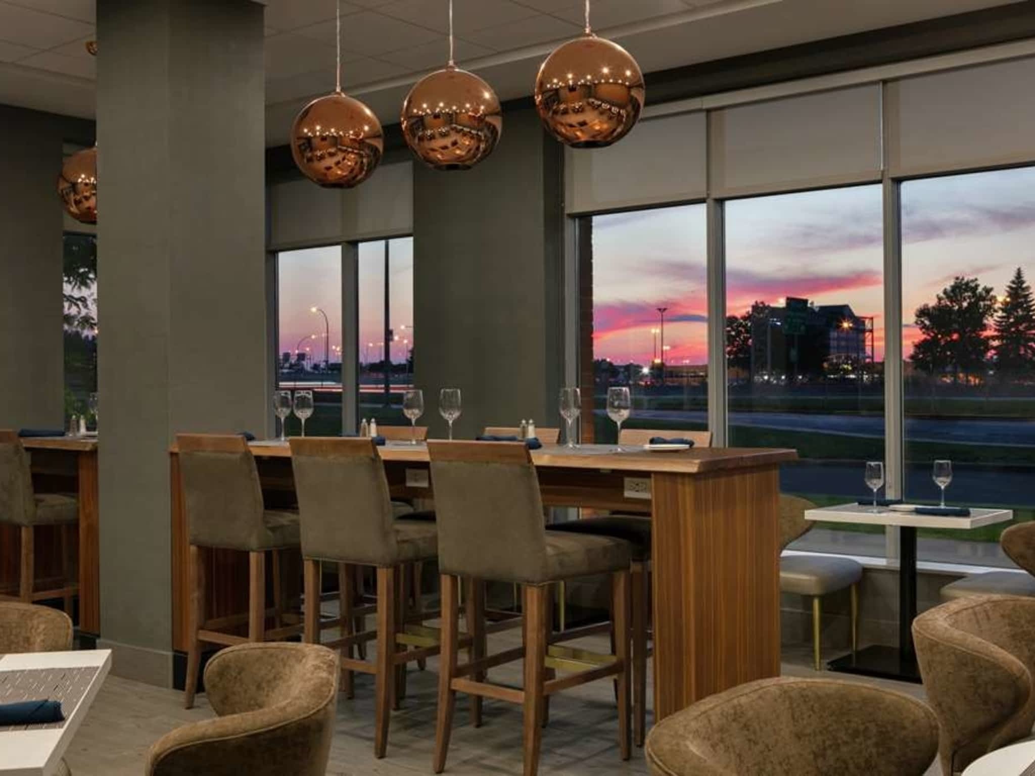 photo Embassy Suites by Hilton Montreal Airport