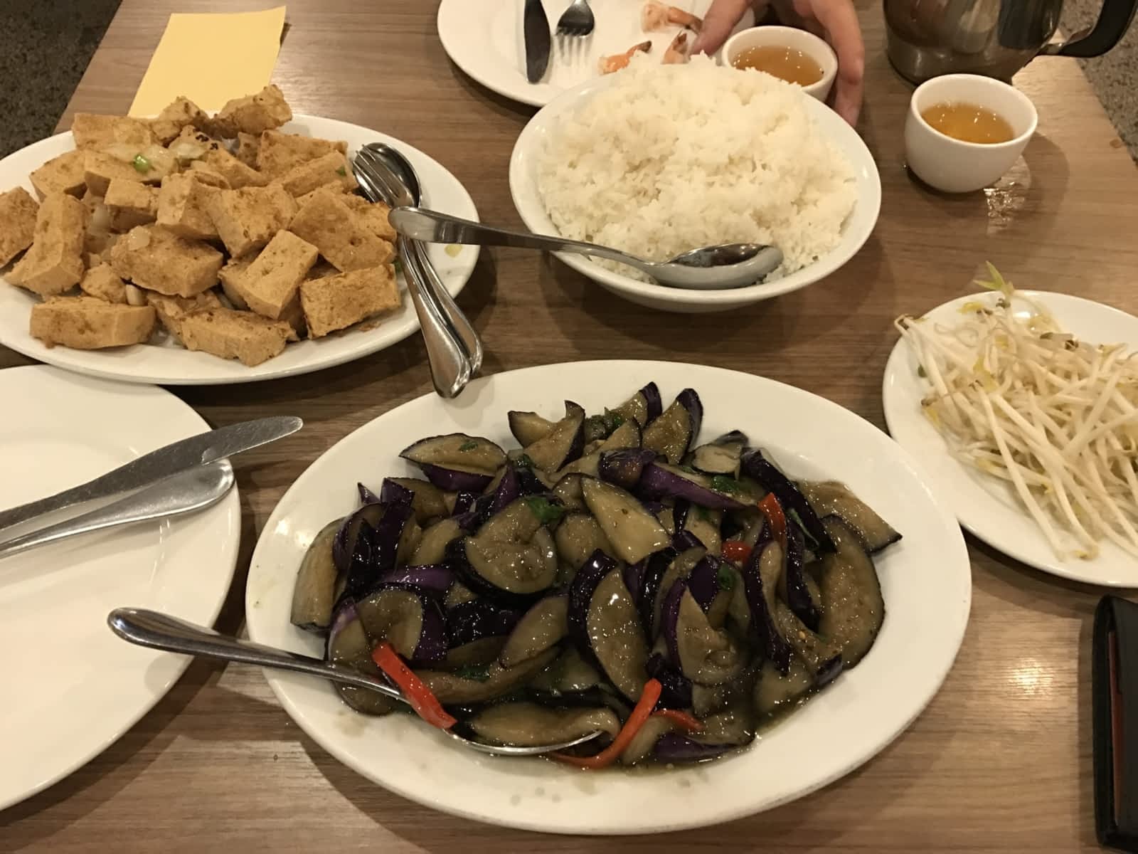 Restaurant Wing Phat Horaire d'ouverture 4201, rue Jarry E, Saint