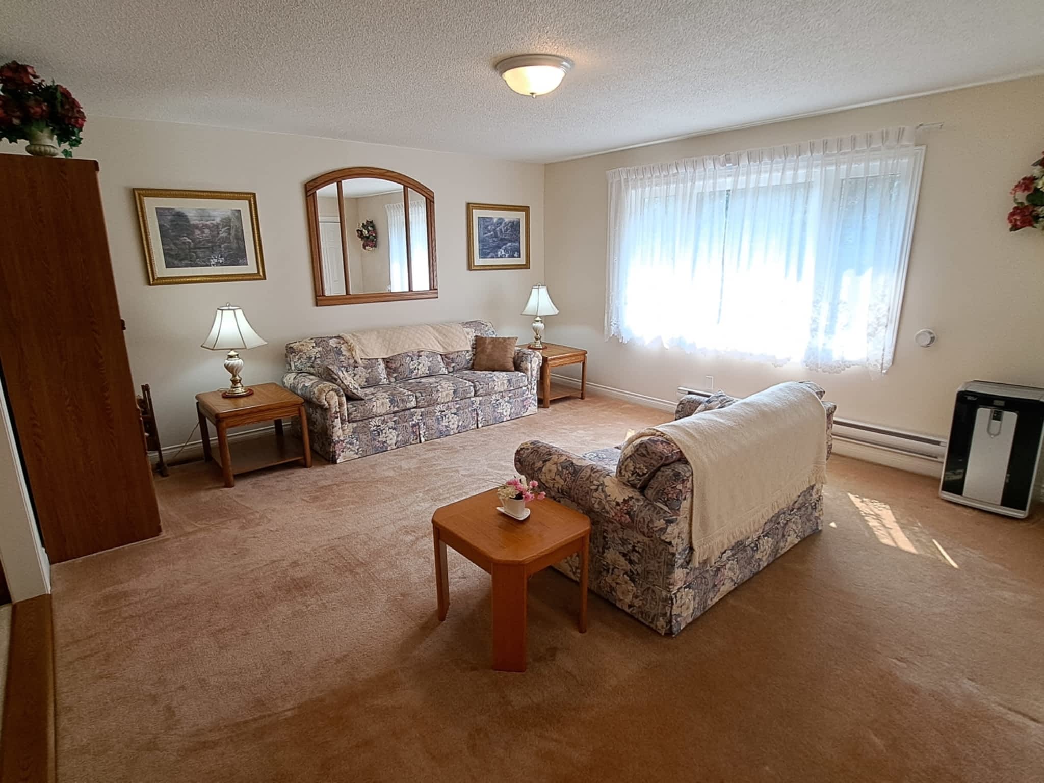 photo Niagara Retirement and Boarding