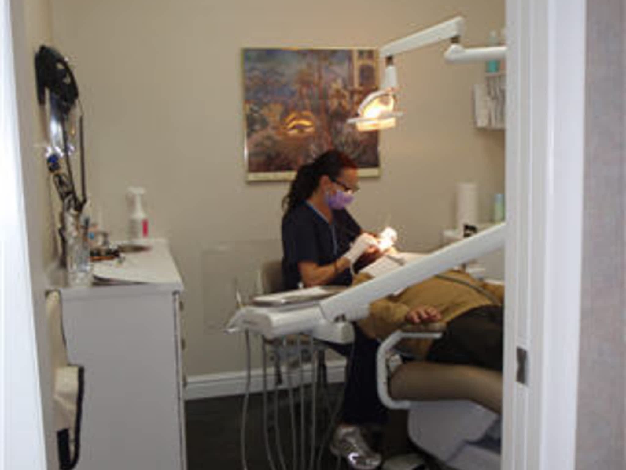 photo Bloor Dental Clinic