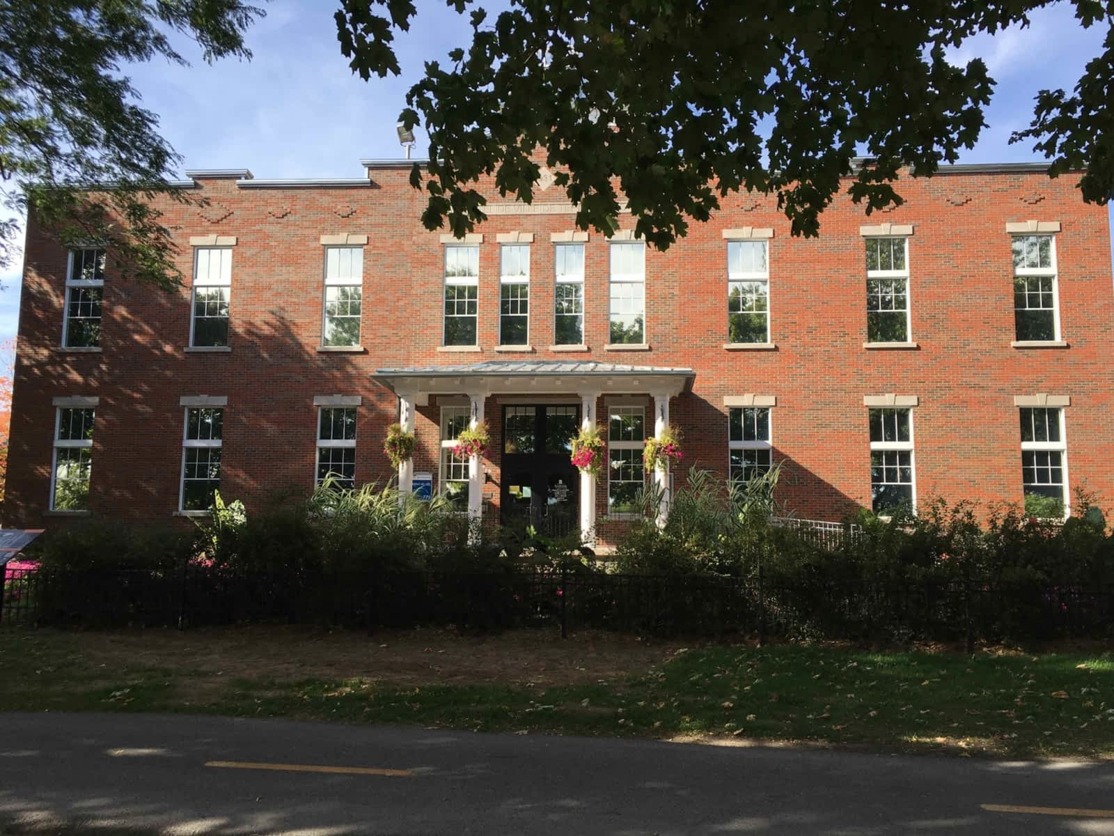 Terrebonne (Ville de) Voir la section