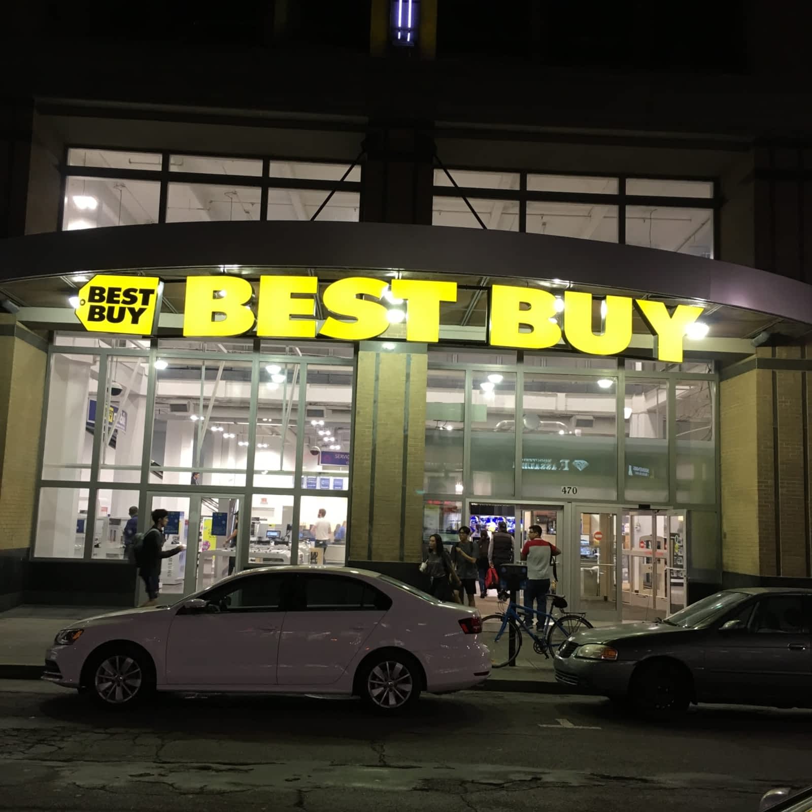 Best Buy - Opening Hours - 460, rue Sainte-Catherine O, Montréal, QC