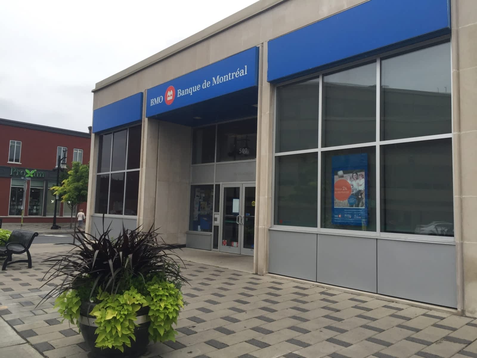 bmo montreal hours of operation