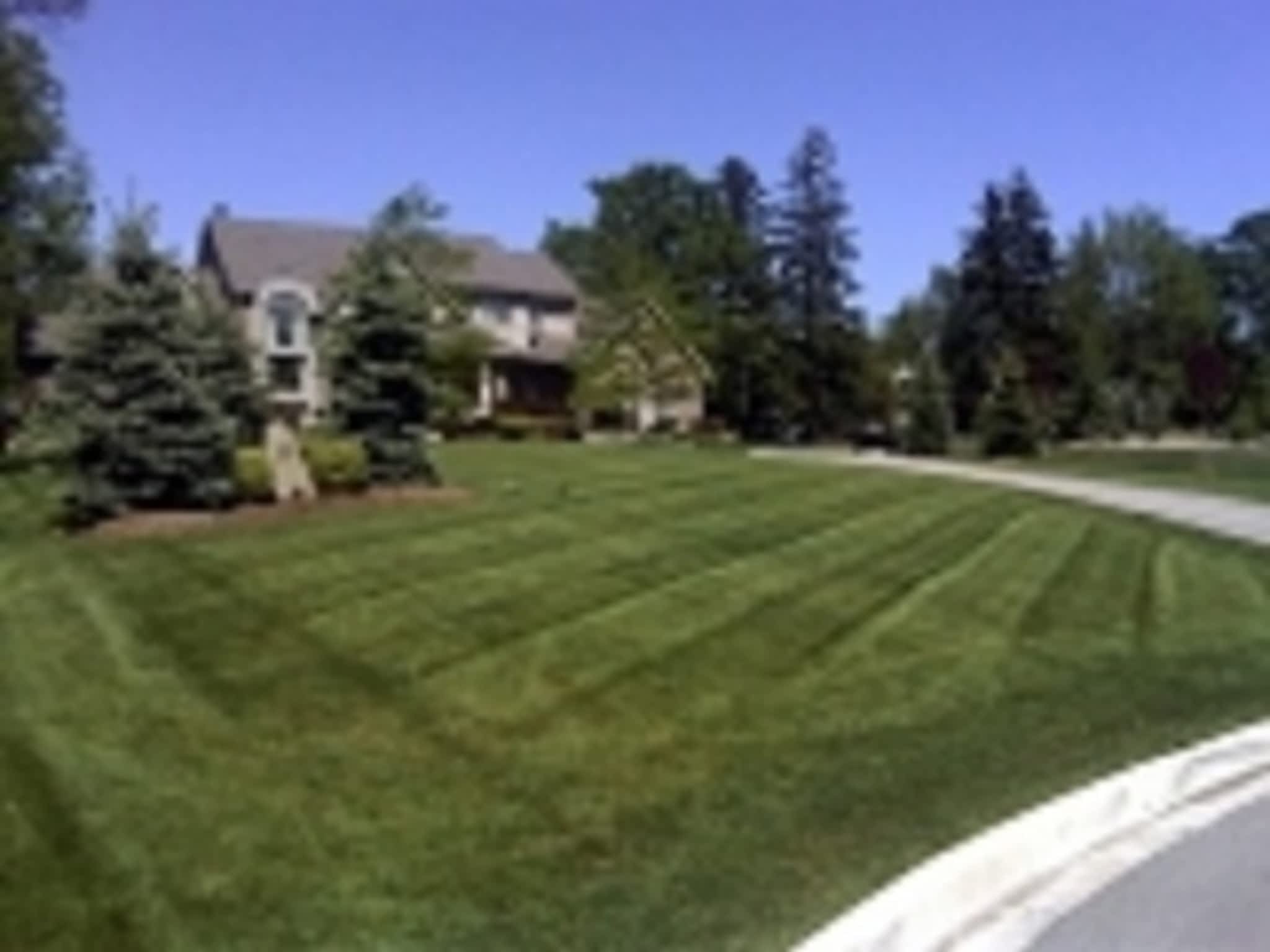 photo Devine Image Lawn Maintenance