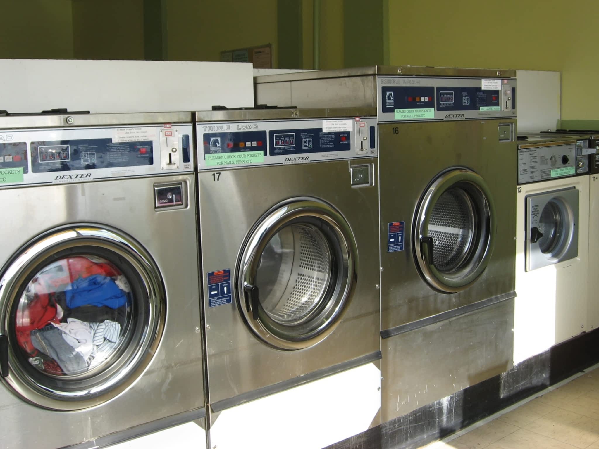 photo Super Suds Laundromat