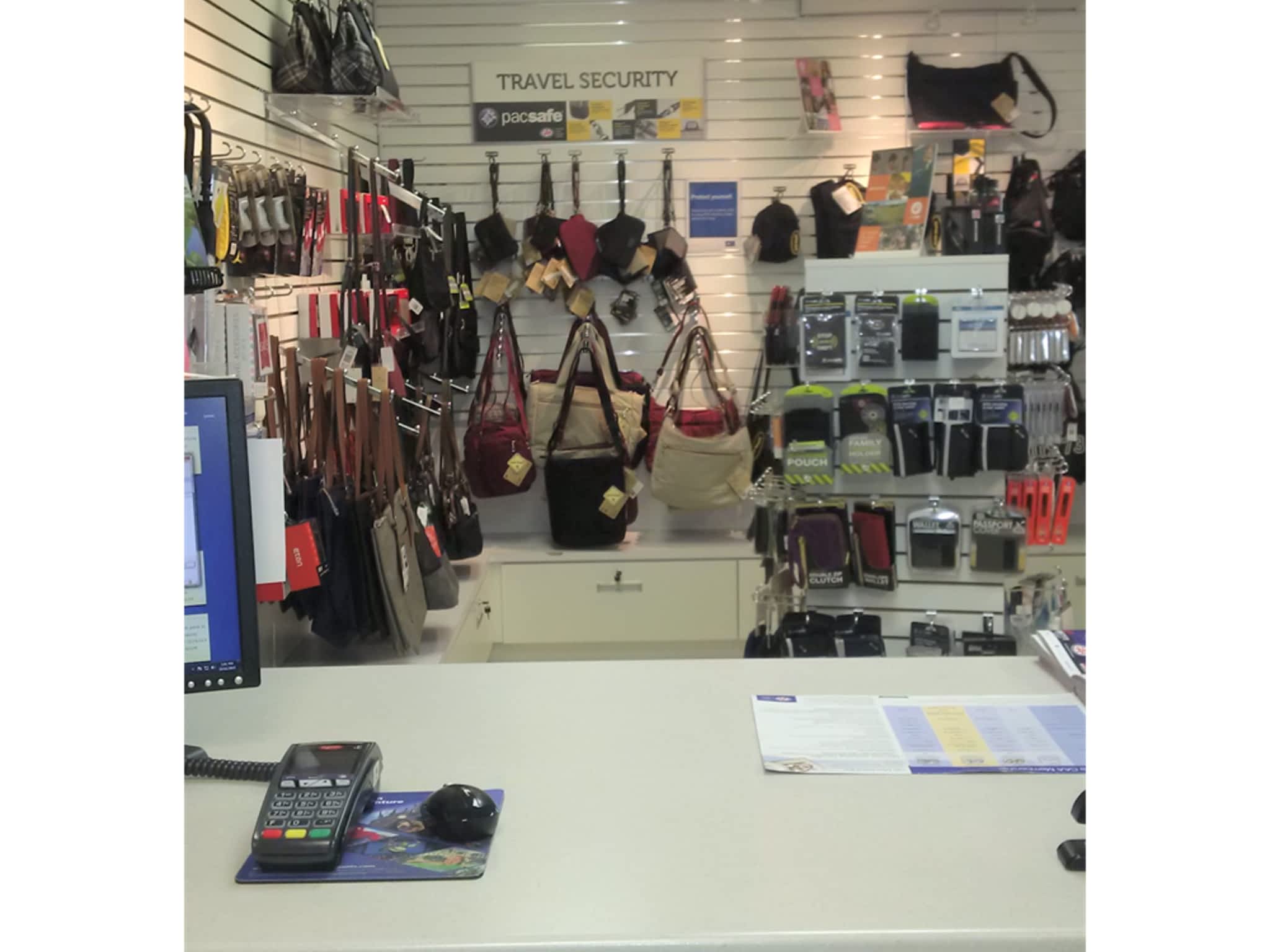 photo CAA Store - Belleville