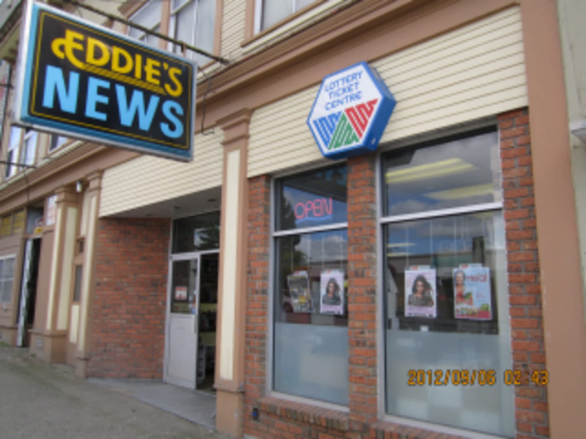 photo Eddie's News Stand & Novelties Or