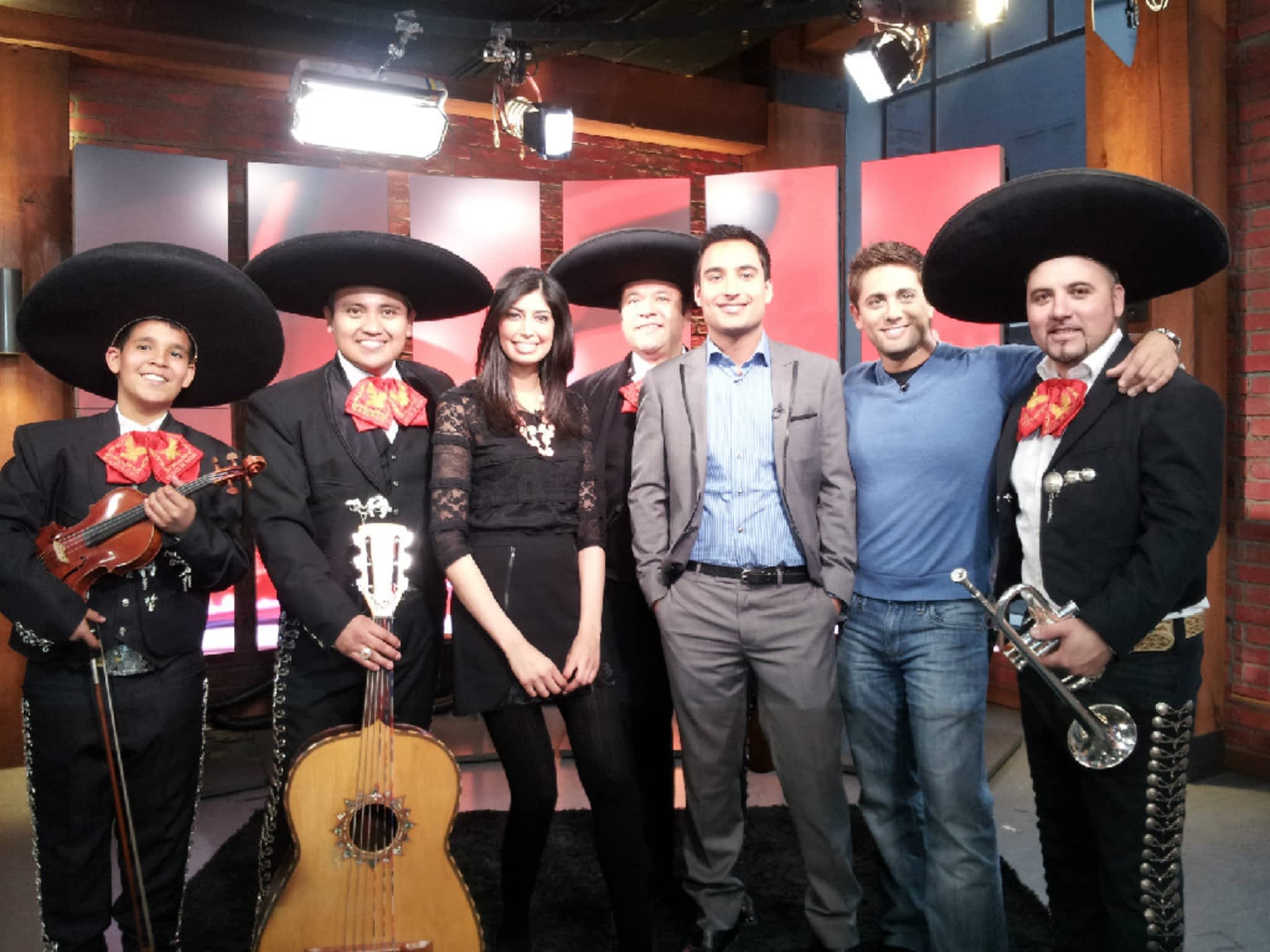 photo Mexico de Noche Entertainment Group