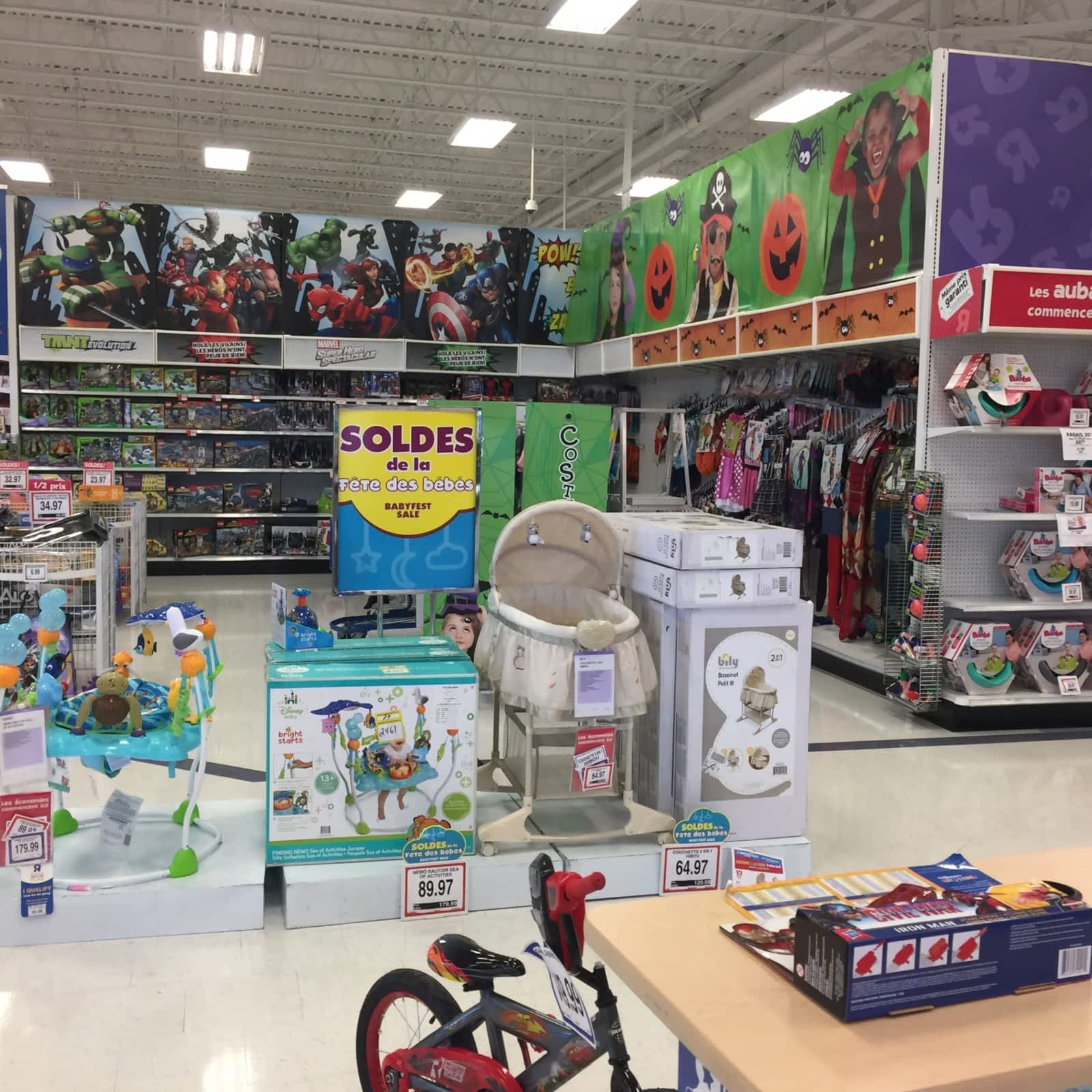 Toys "R" Us Opening Hours 7300 boul Décarie, Montréal, QC