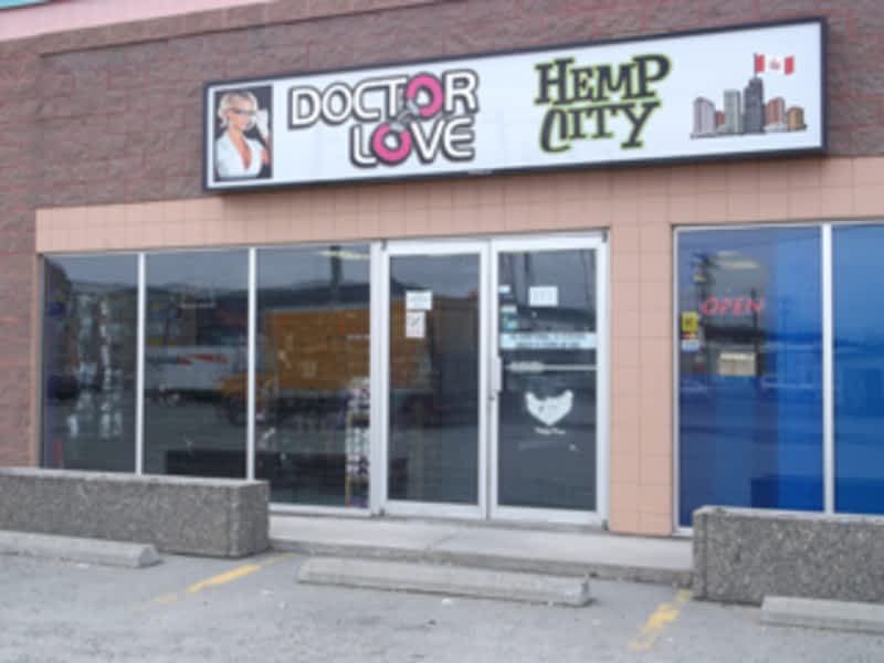 me around shops vape 521 City St  & Doctor Victoria  Love  BC  Hemp Kamloops,