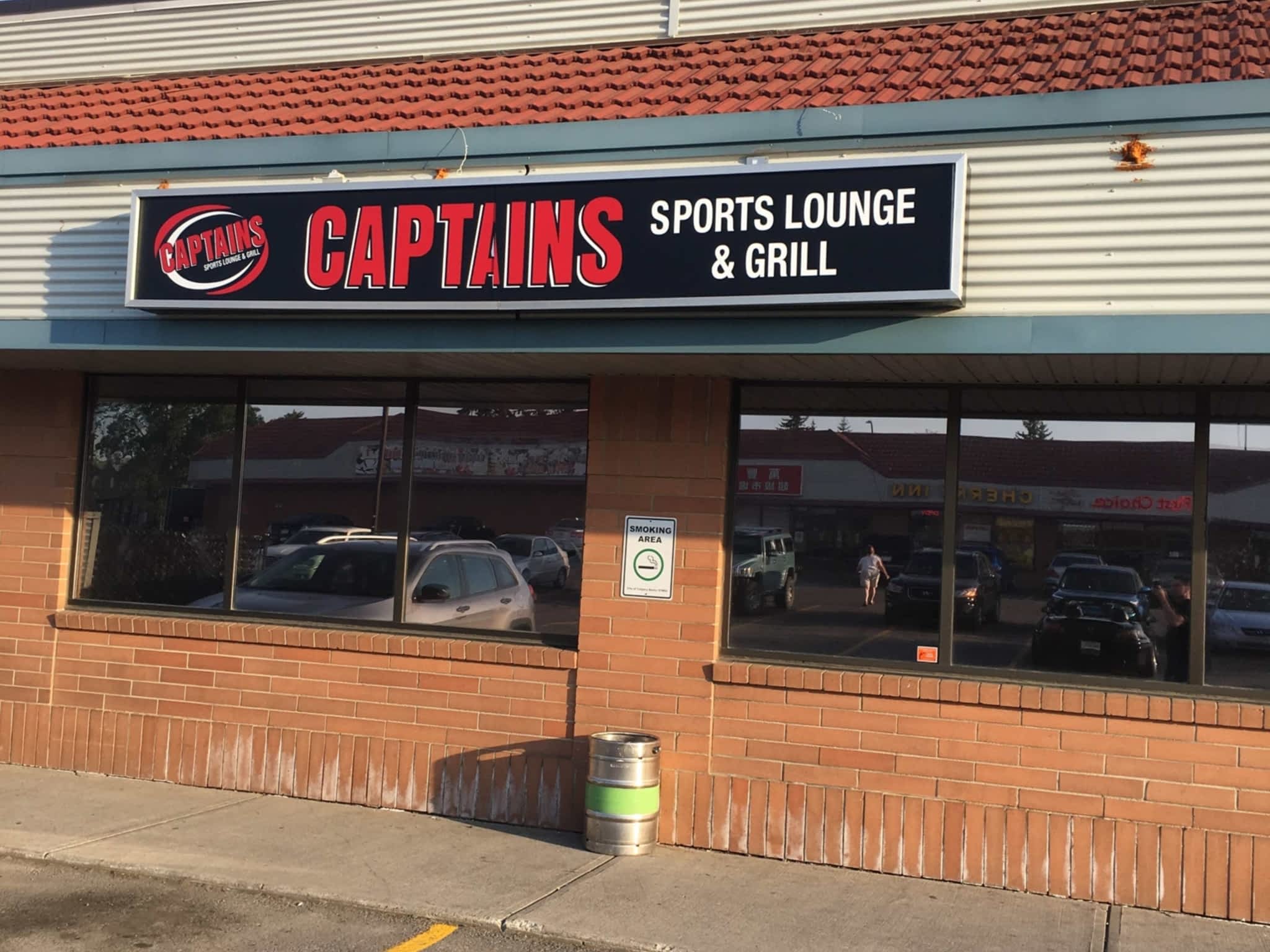 photo Captain Sports Lounge & Grill