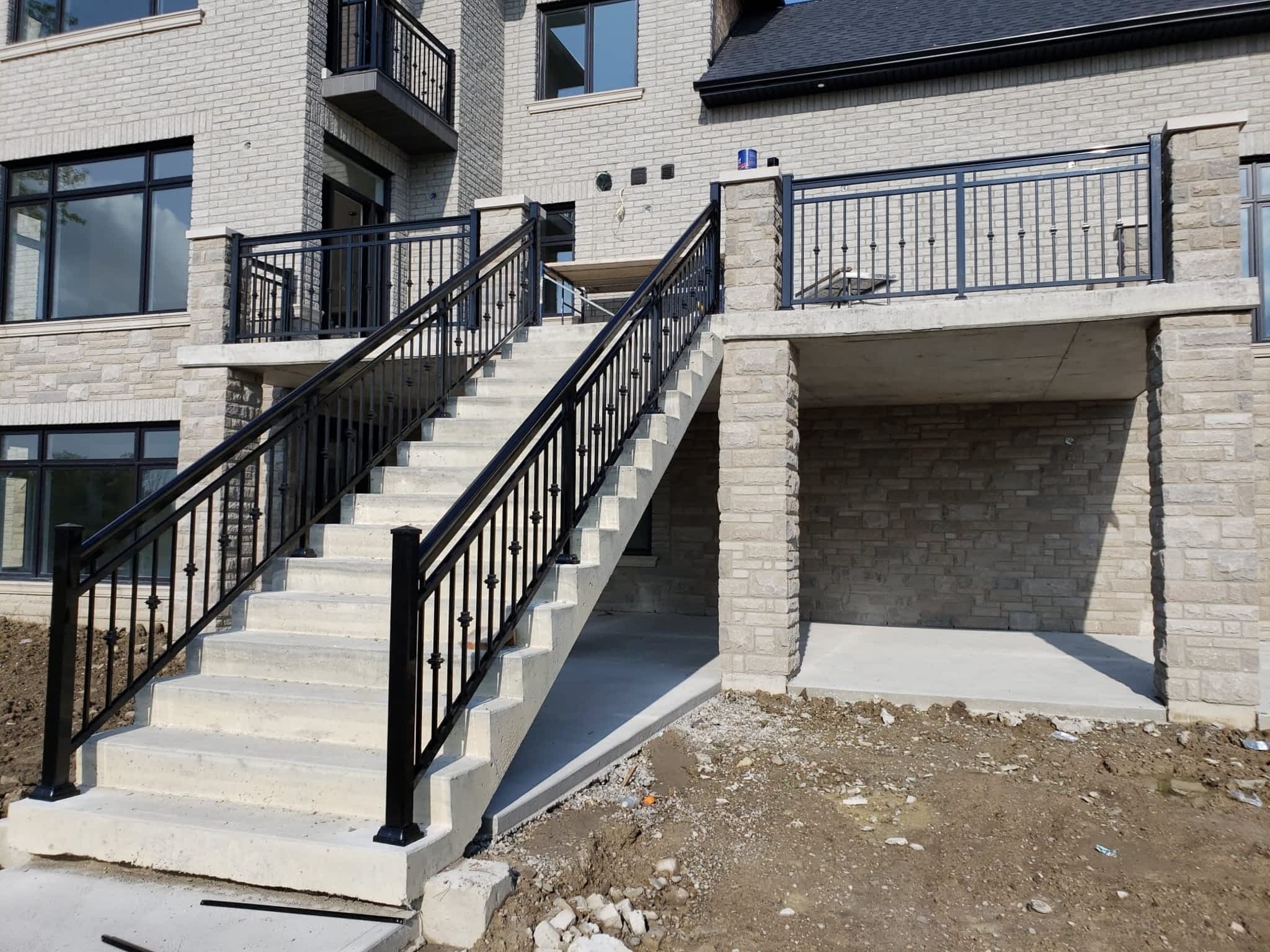 photo TG Aluminum Railings Inc