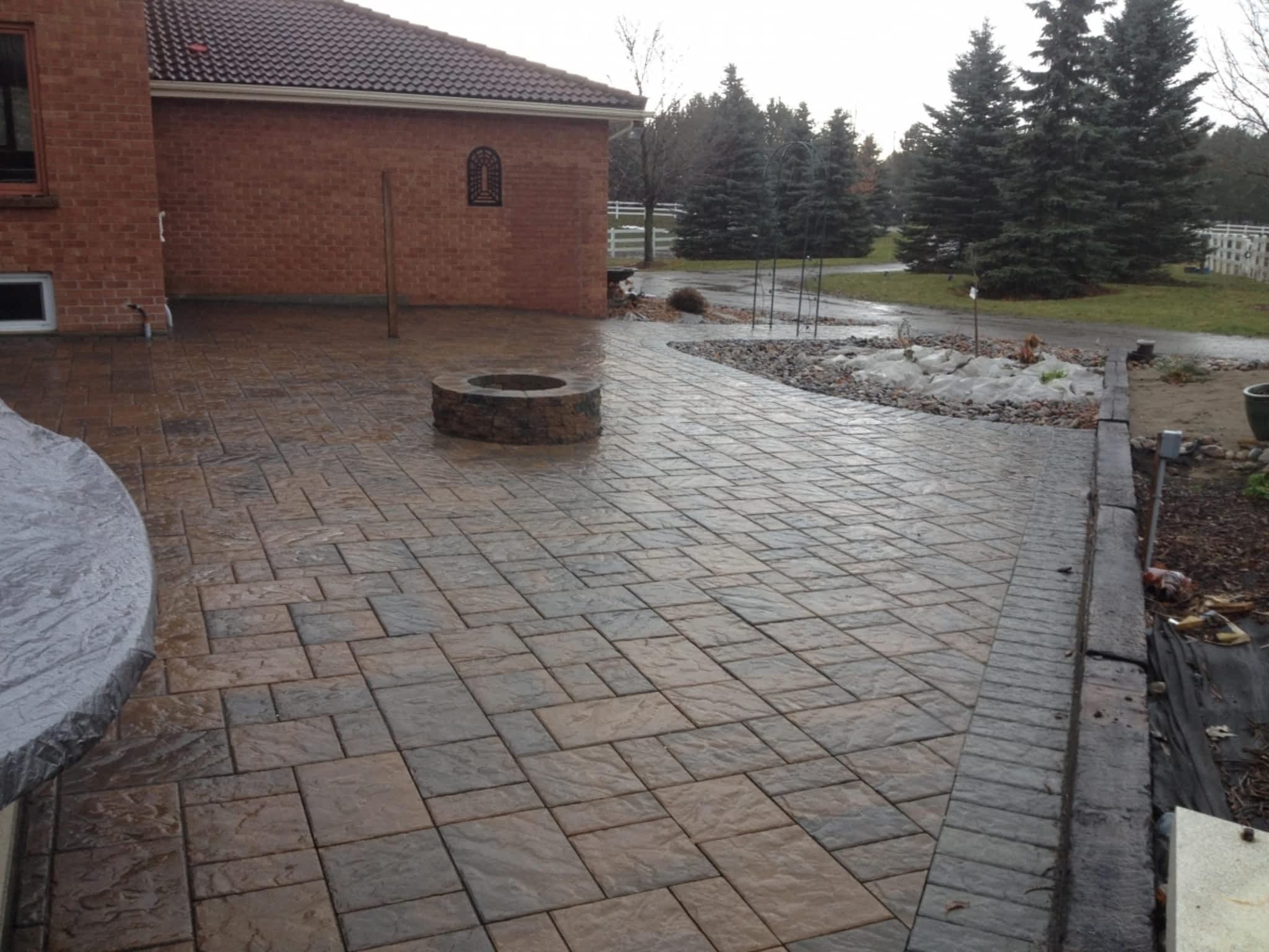 photo Patrick's Interlock & Landscape