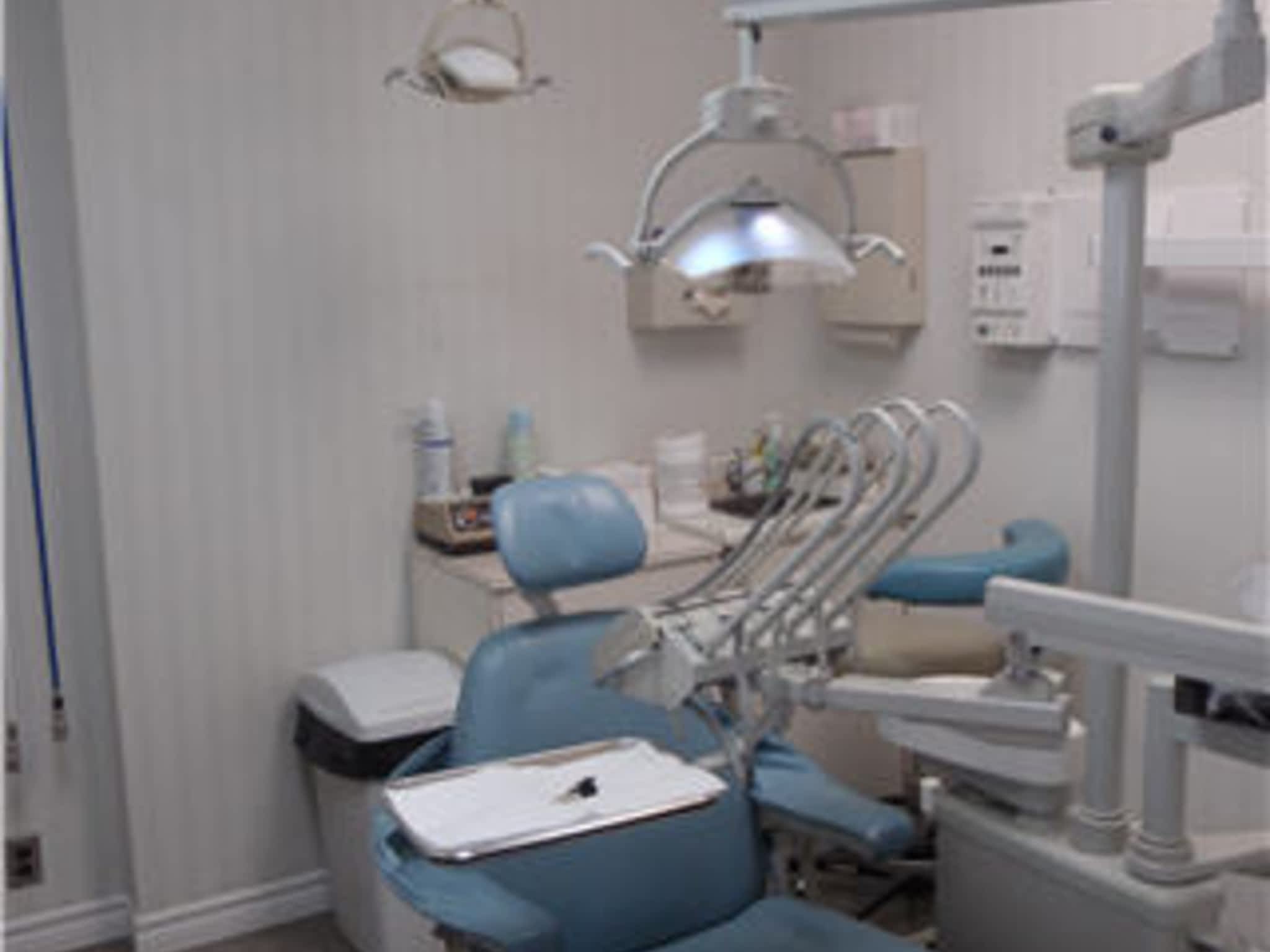 photo Bloor Dental Clinic
