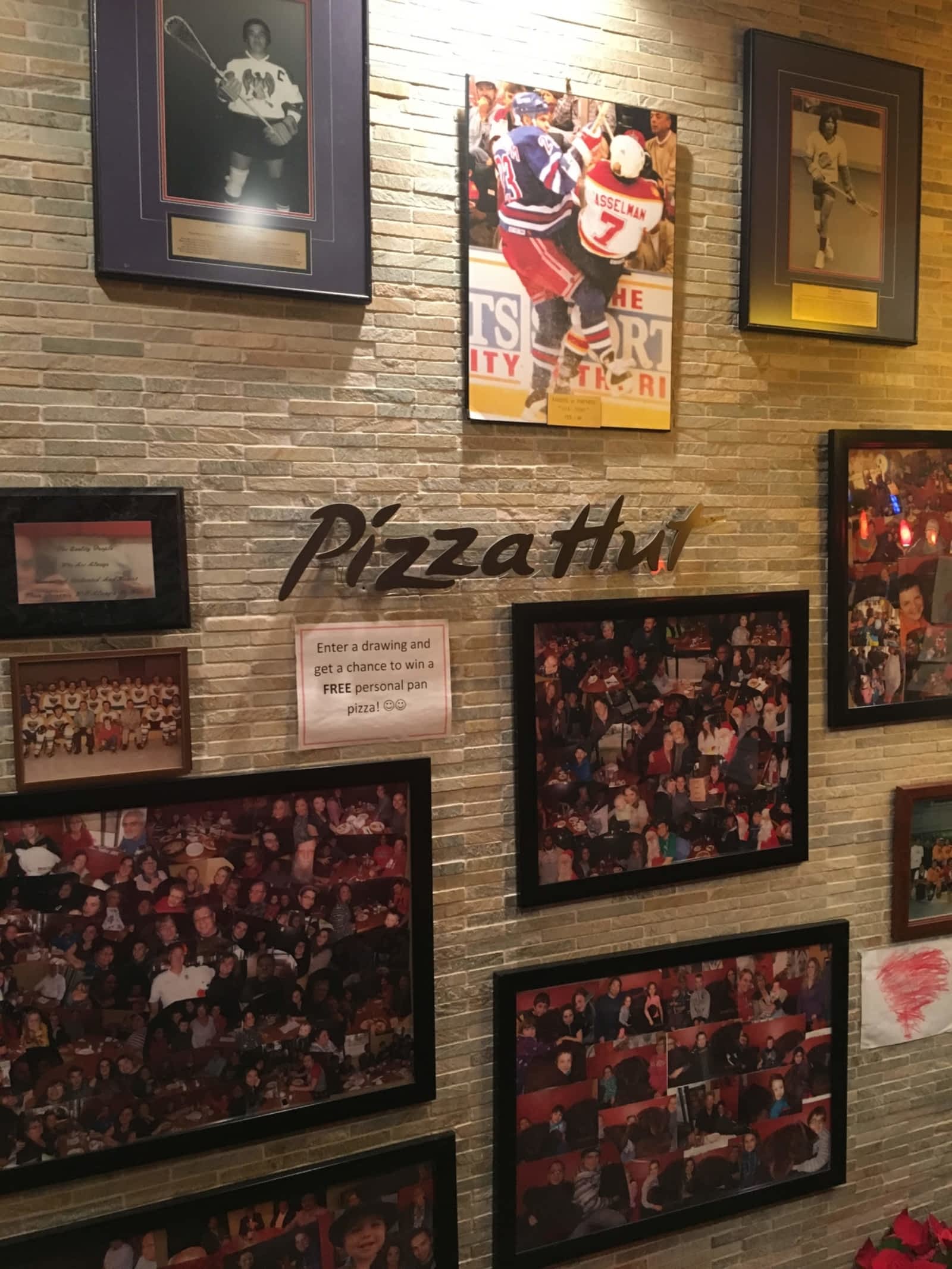 pizza hut hours saturday