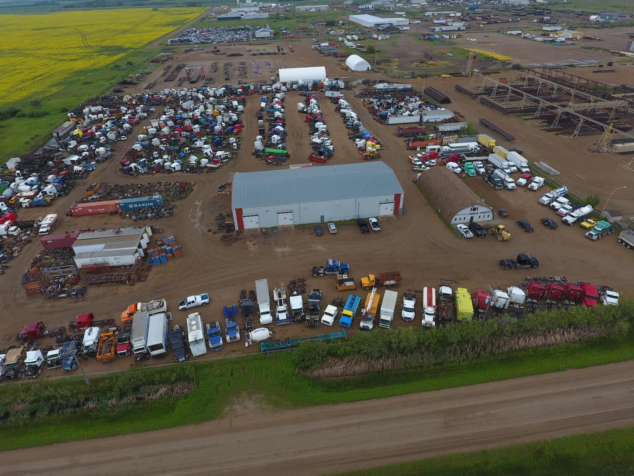 photo Saskatoon Truck Parts Centre