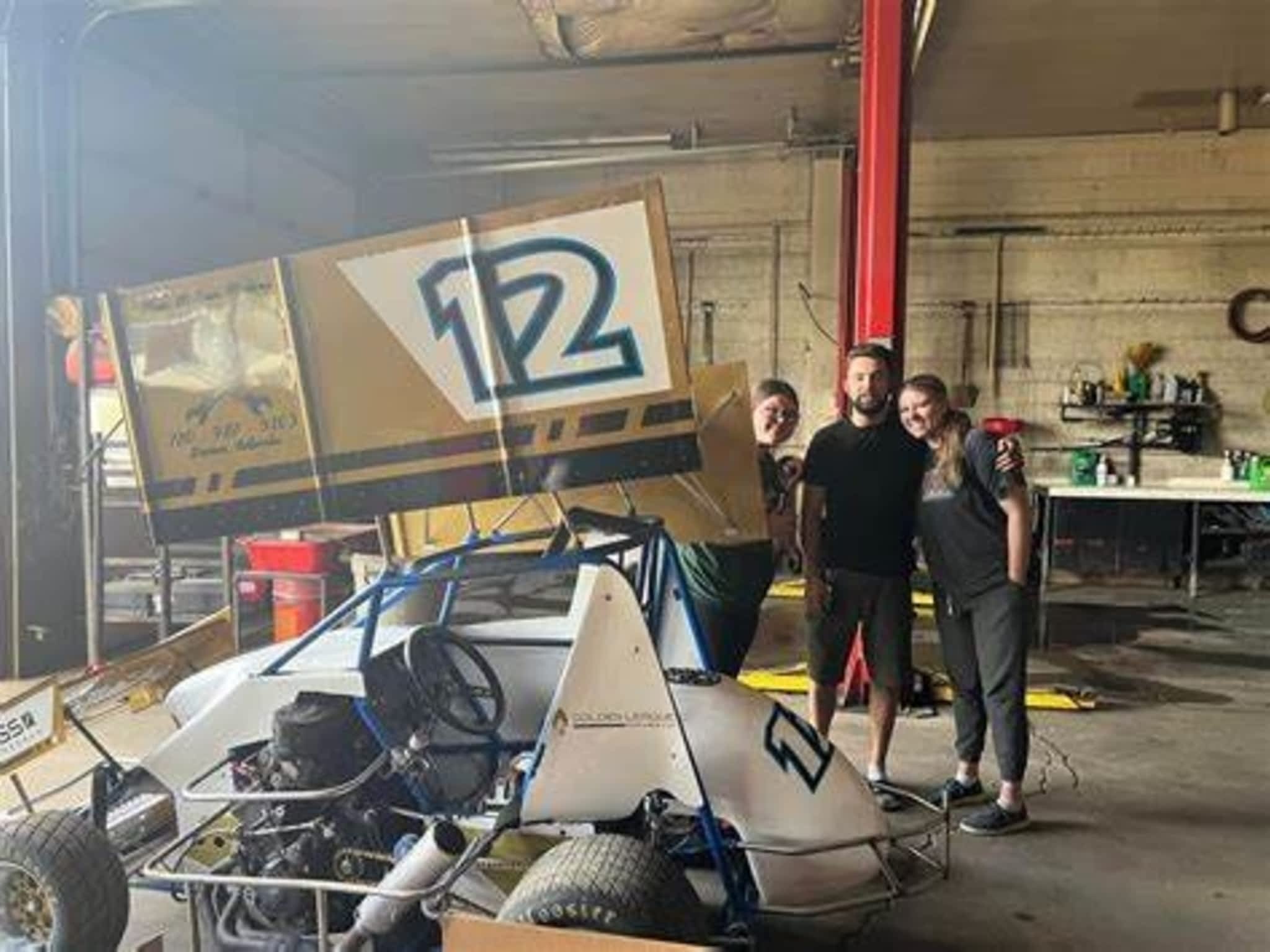 photo MacMillan Motors (1974) Ltd