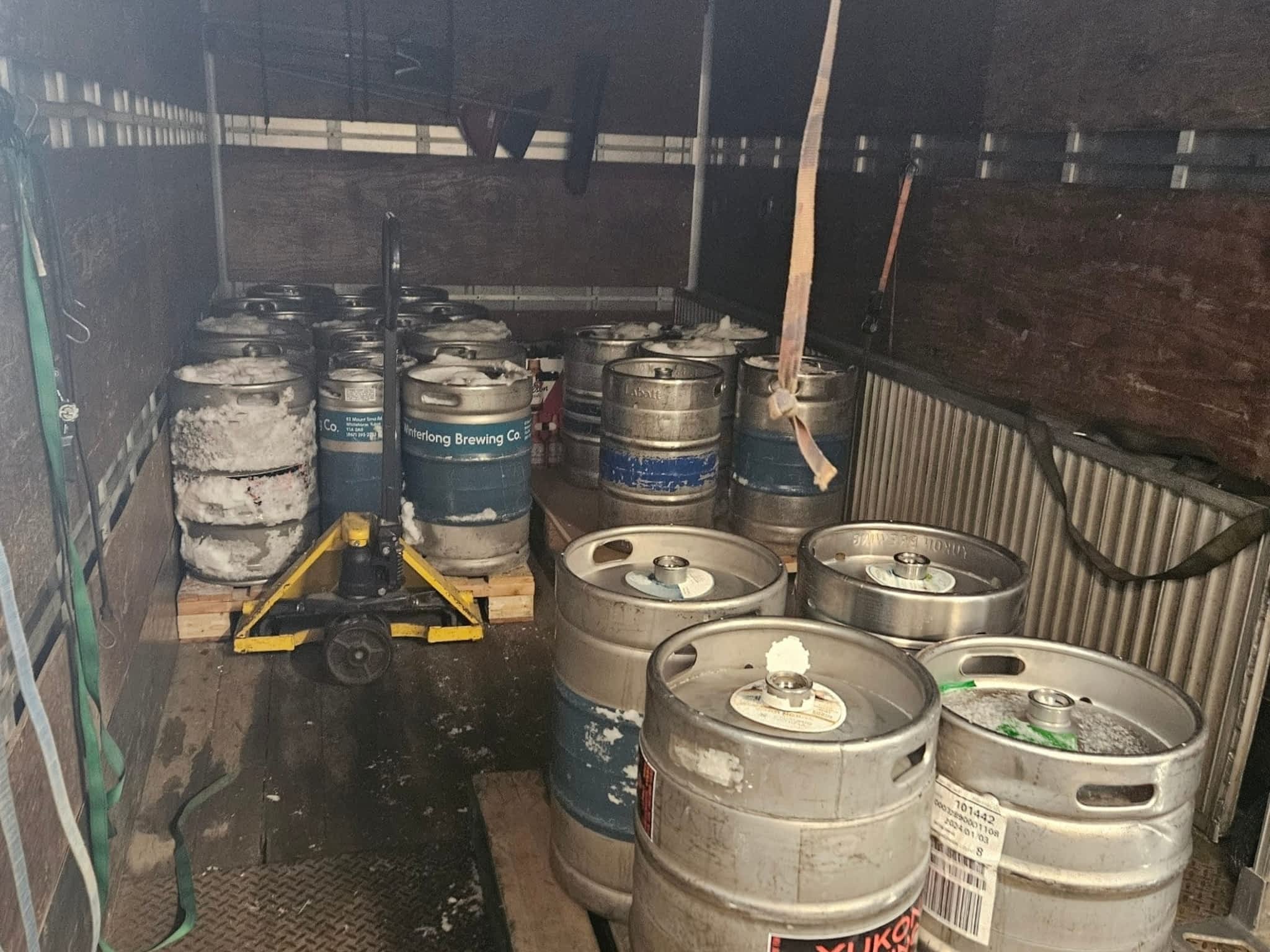 photo Black Wings Delivery