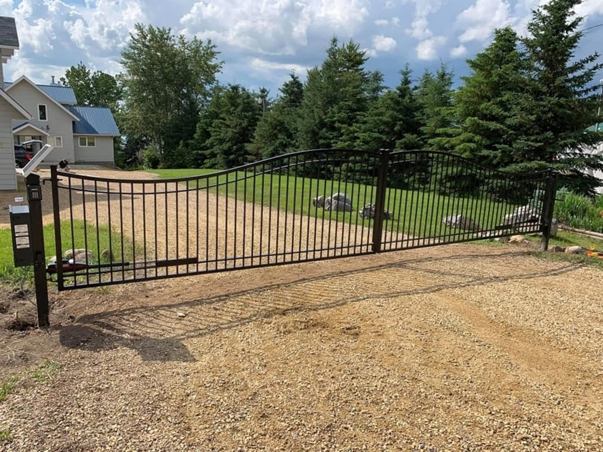 photo Alberta Gate & Fence