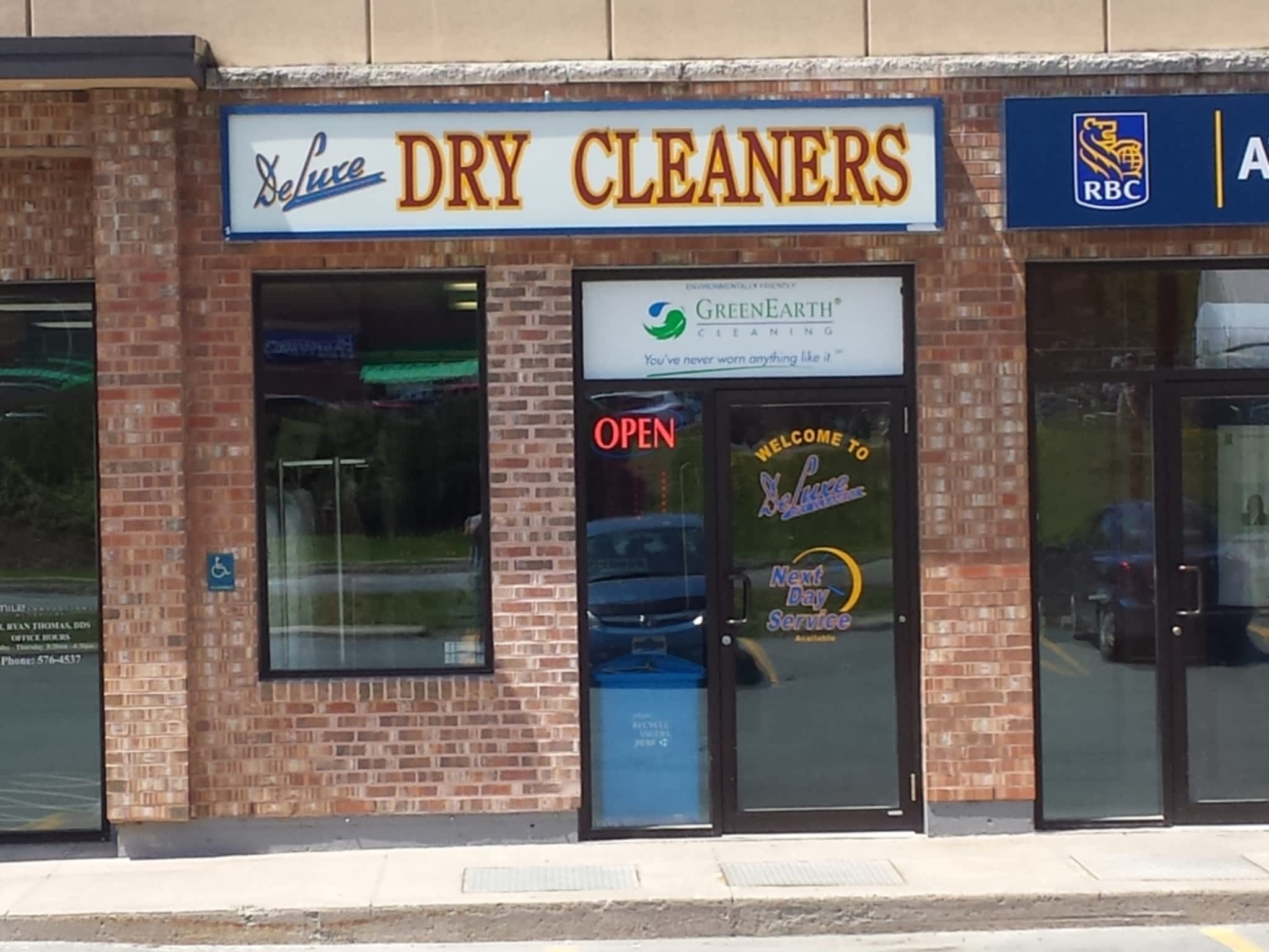photo Deluxe Dry Cleaners