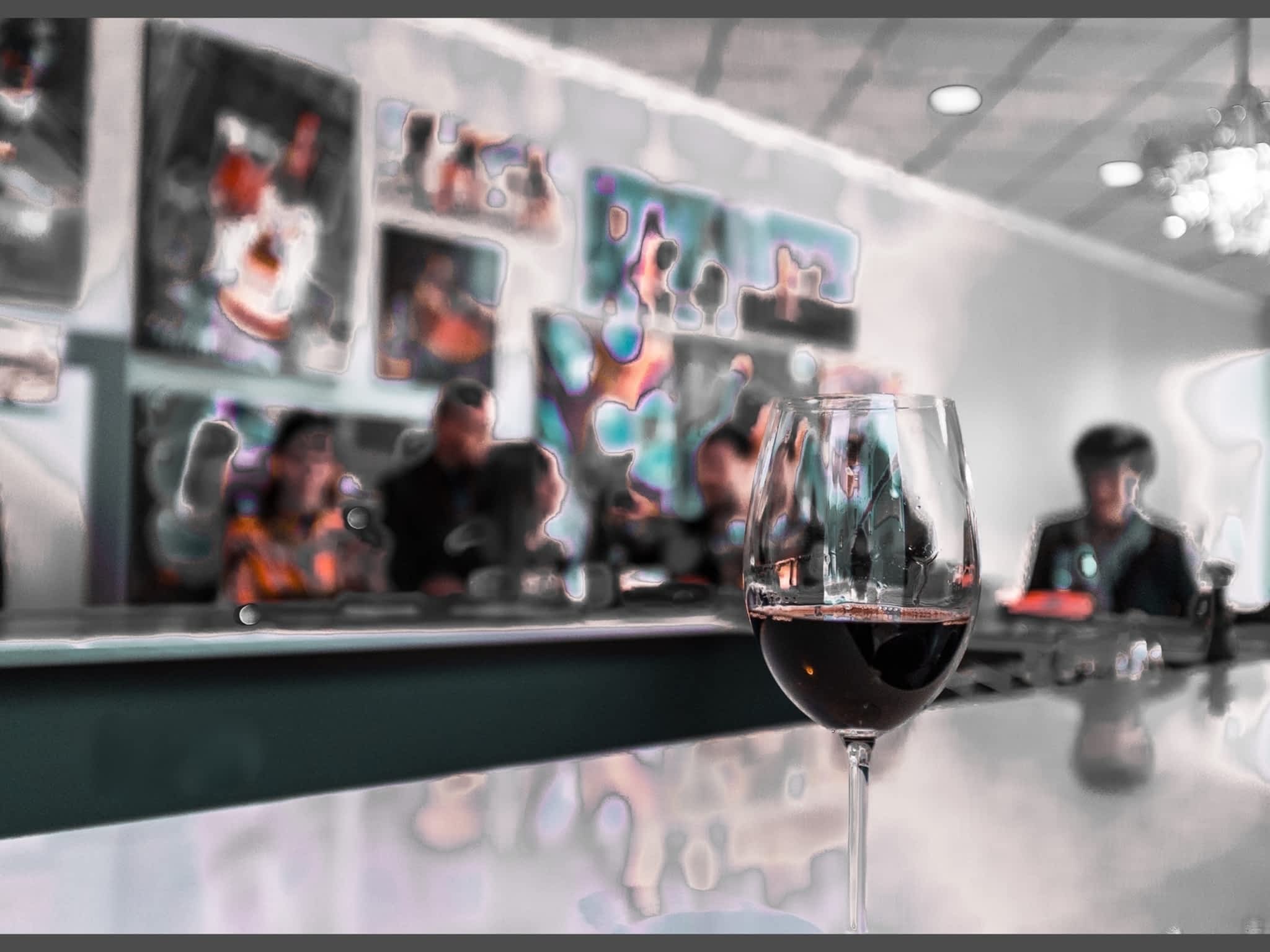photo Wine & Art Bistro Bar