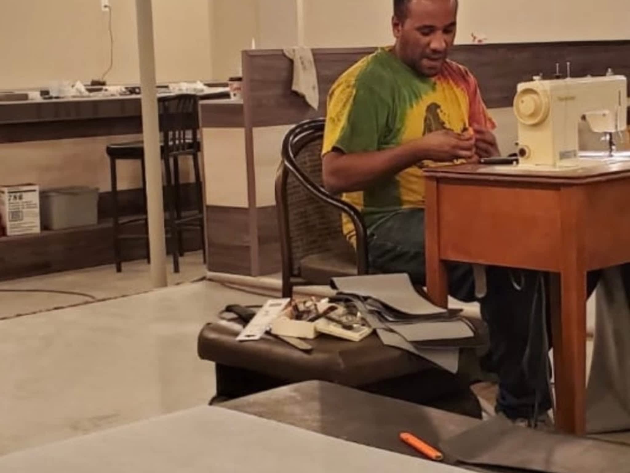 photo Caravel Custom Upholstery 