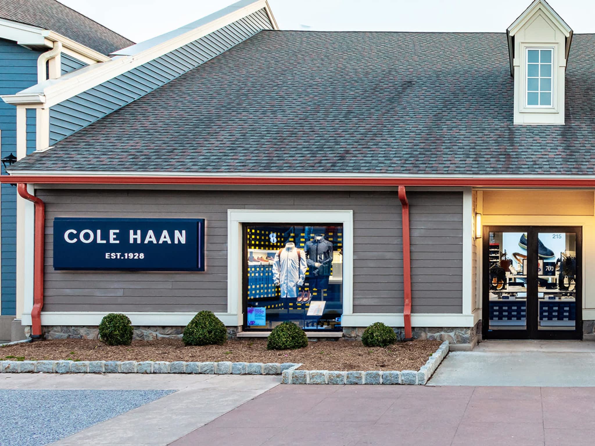 photo Cole Haan - Closed