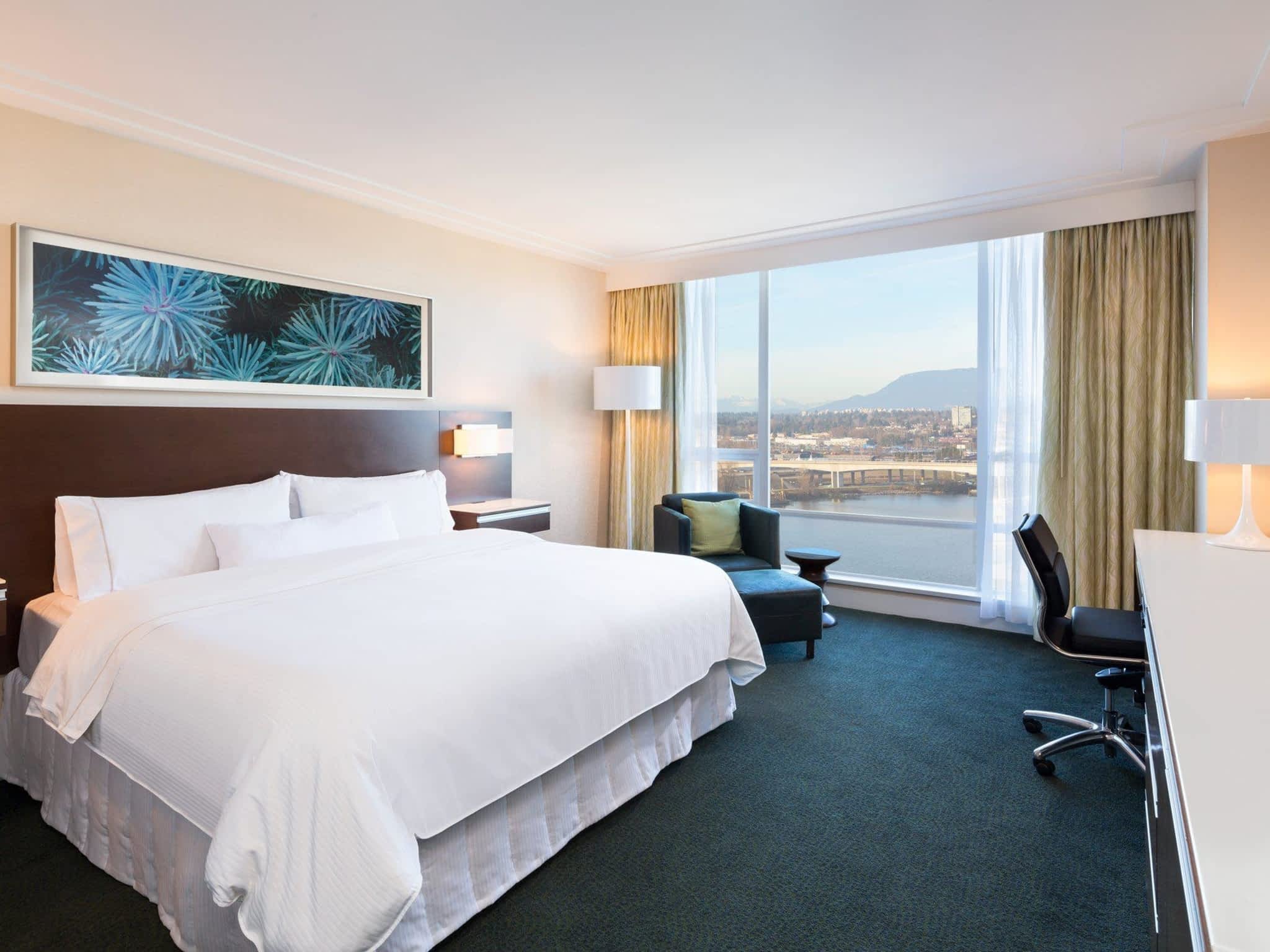 photo Westin Wall Centre Vancouver Airport Hotel The