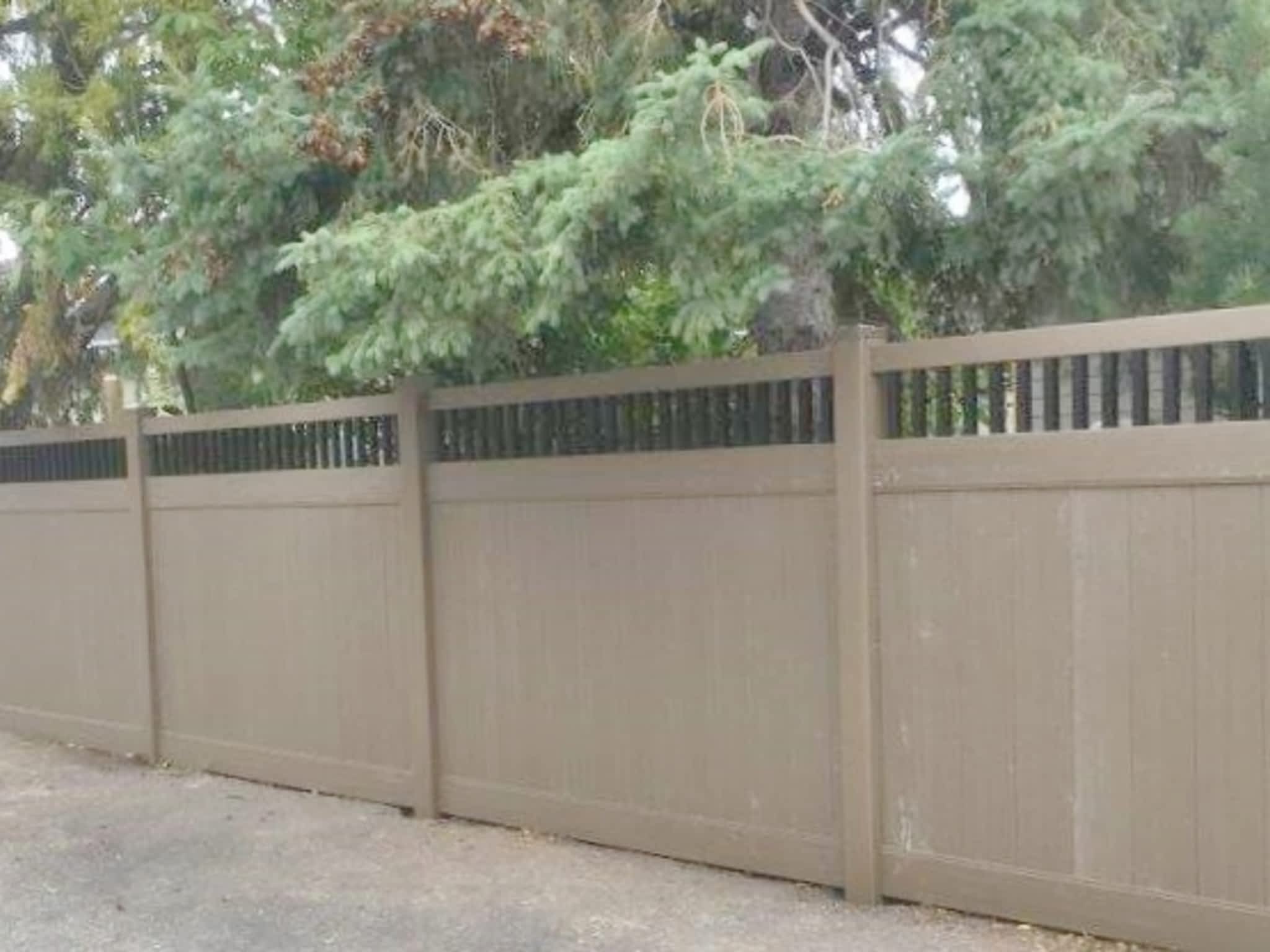 photo Decked Out Vinyl Fences