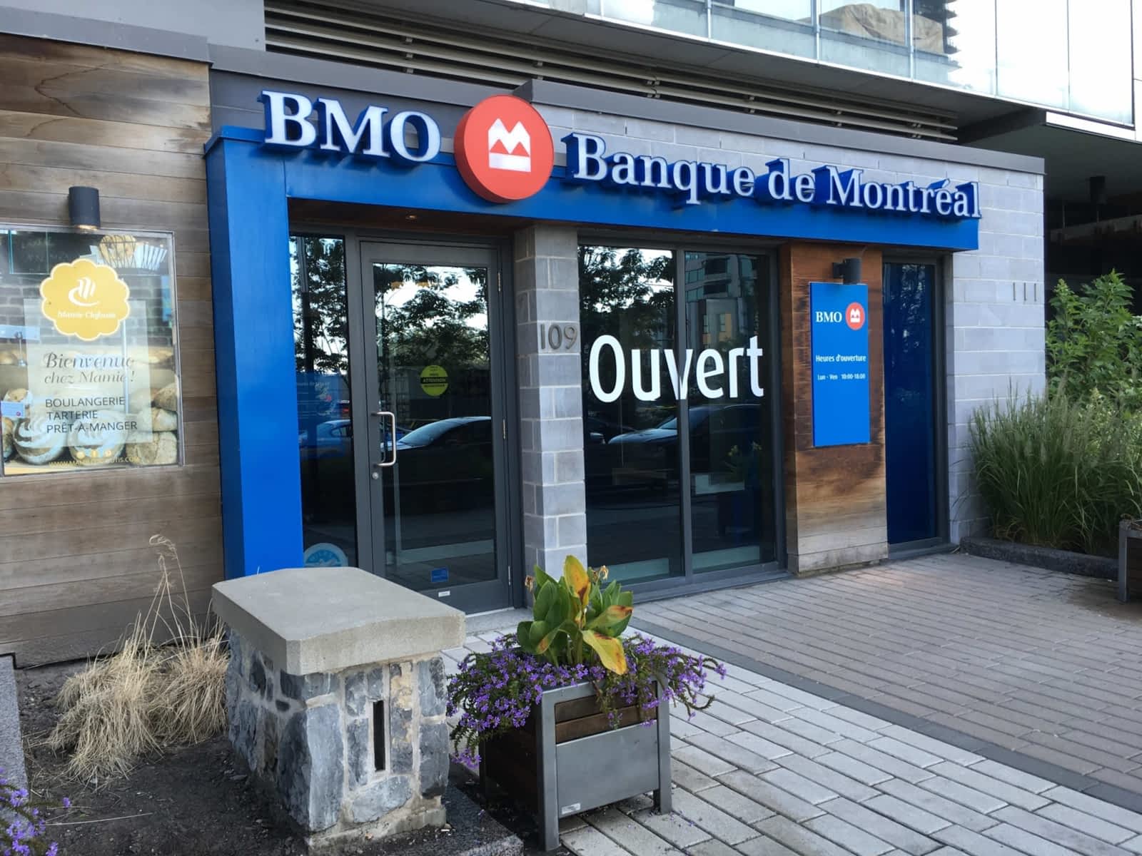 bmo lachine hours