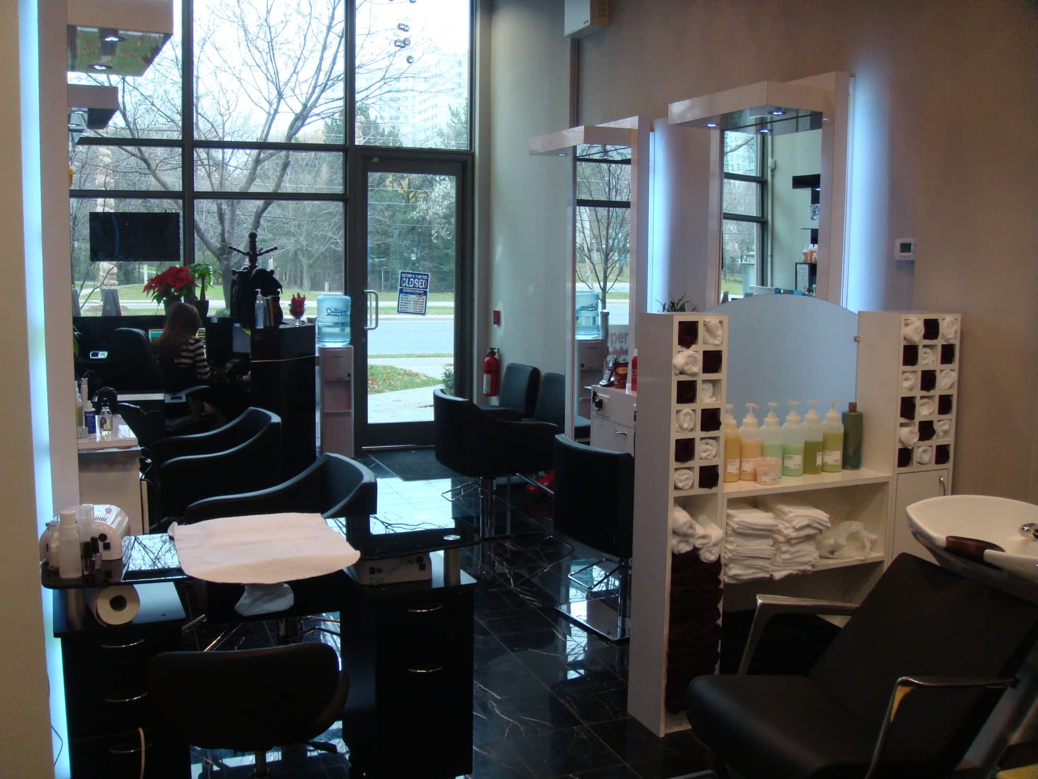 photo Spotlite Hair Studio