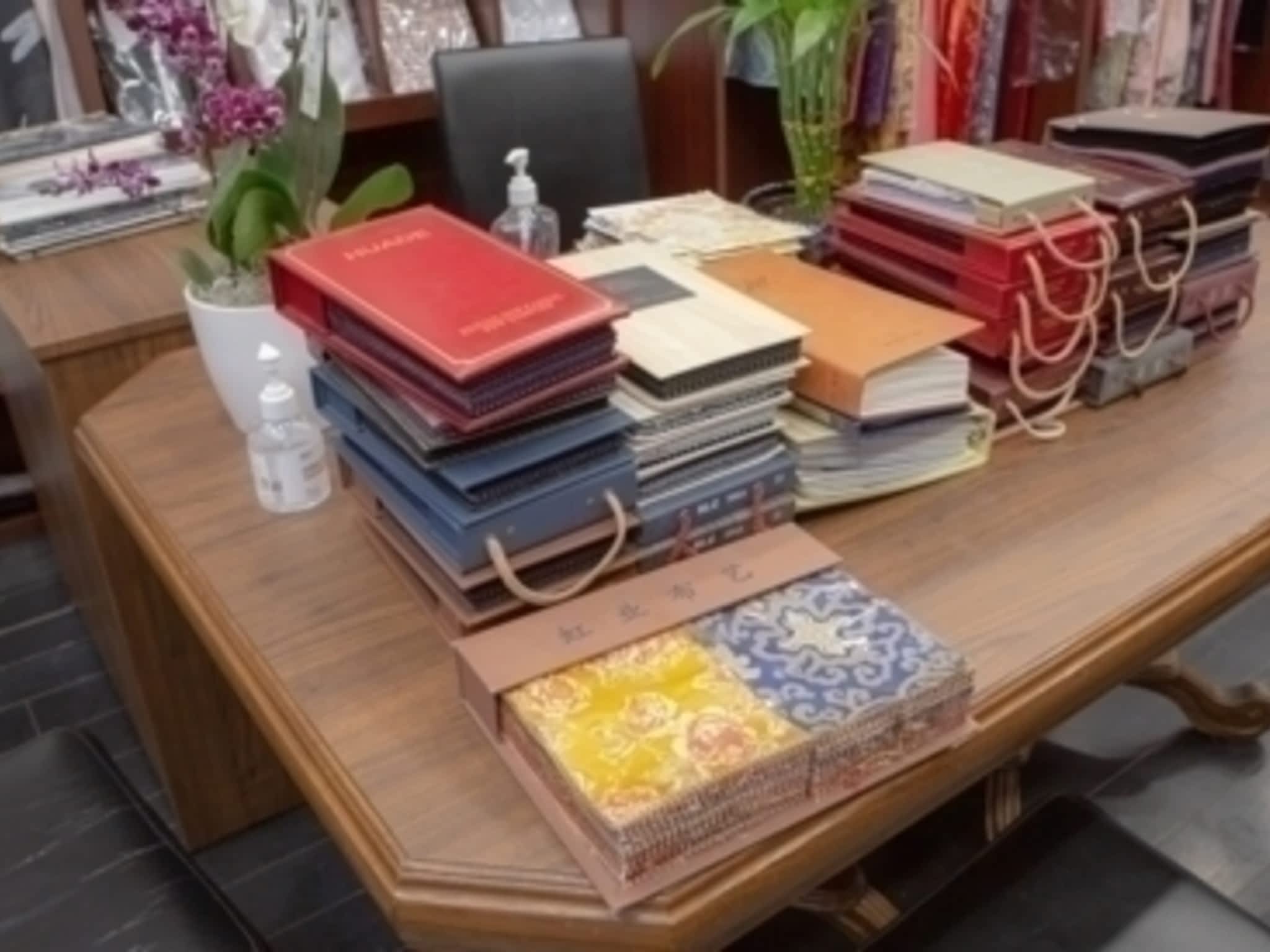 photo Shanghai LeeYonge Bespoke Tailor (Unit B61)