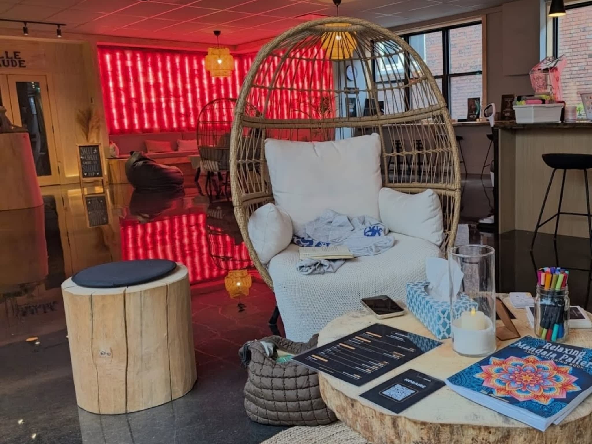 photo Idolem Hot Yoga Chaud Verdun