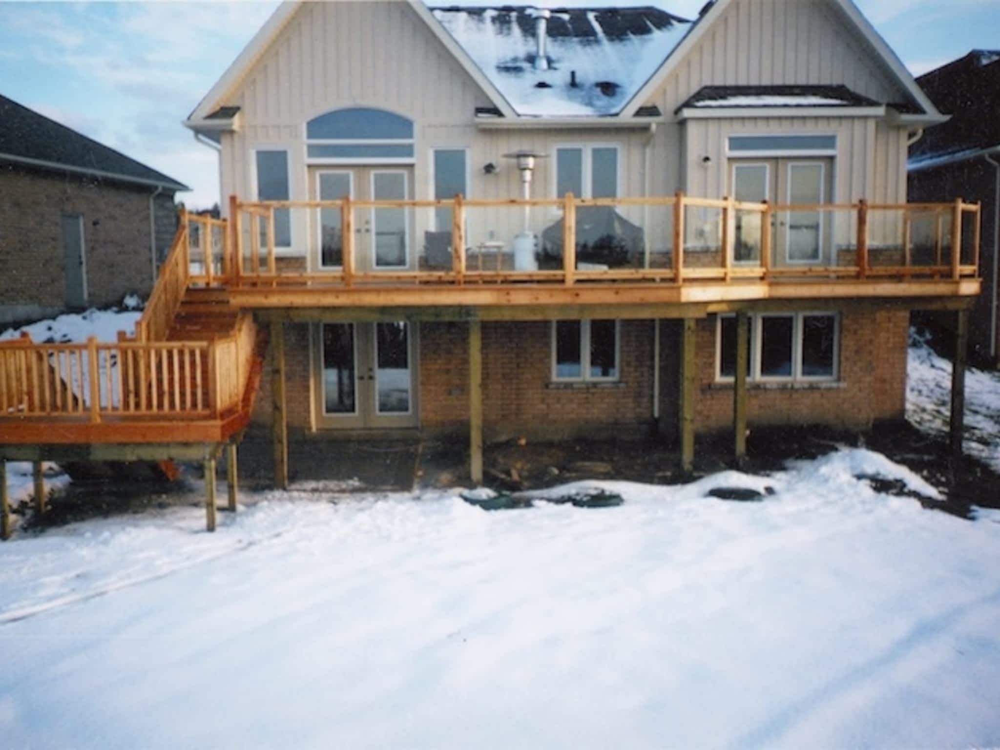 photo Decking Around