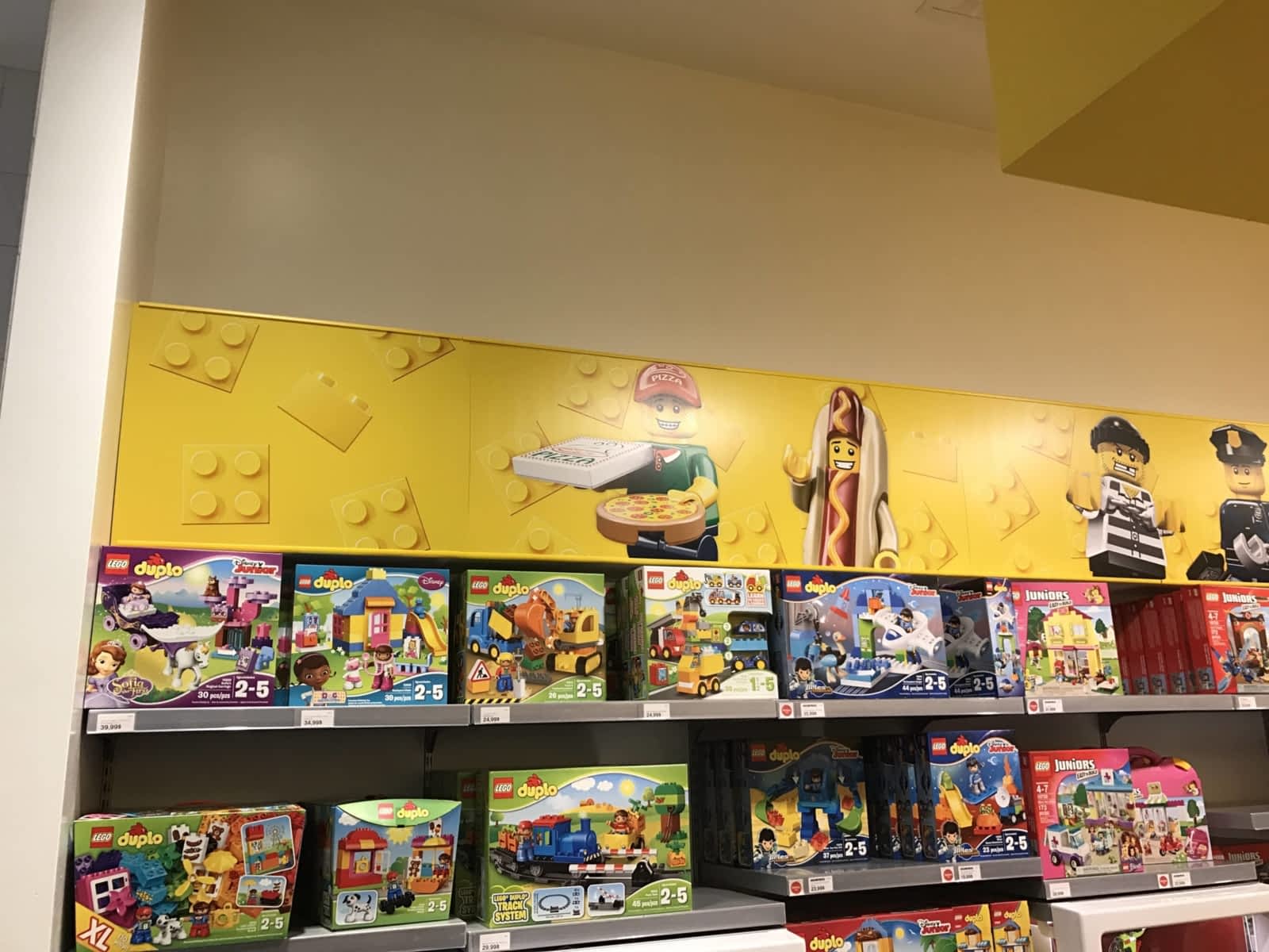 magasin lego montréal